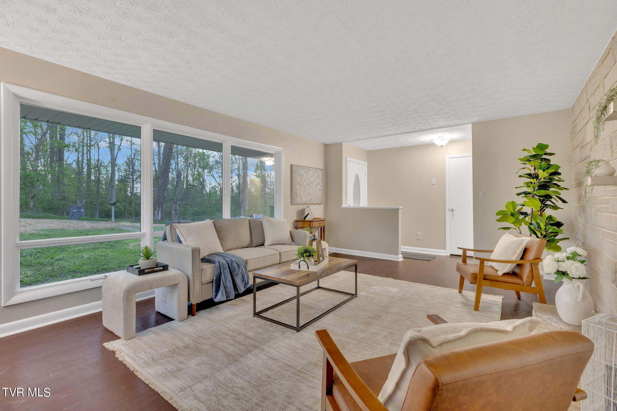 144 Lone Oak Drive