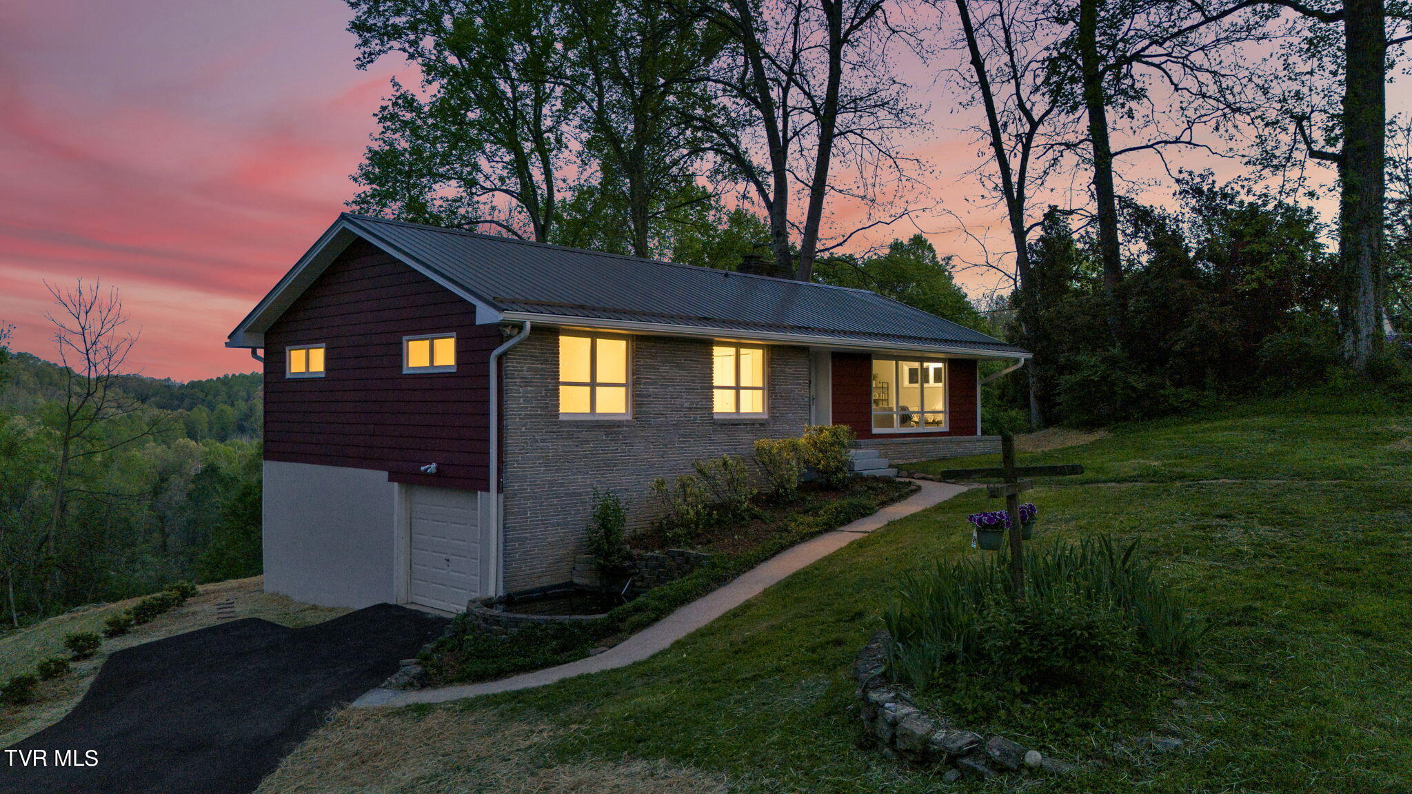144 Lone Oak Drive