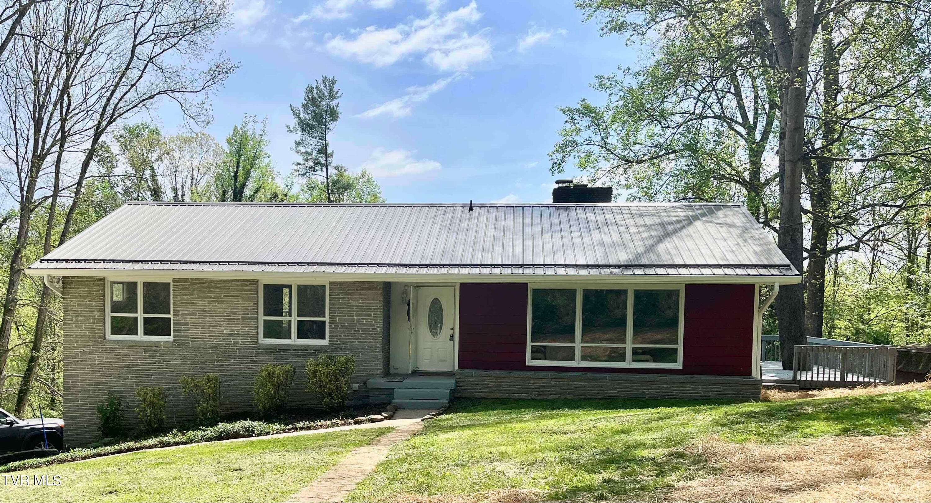 144 Lone Oak Drive