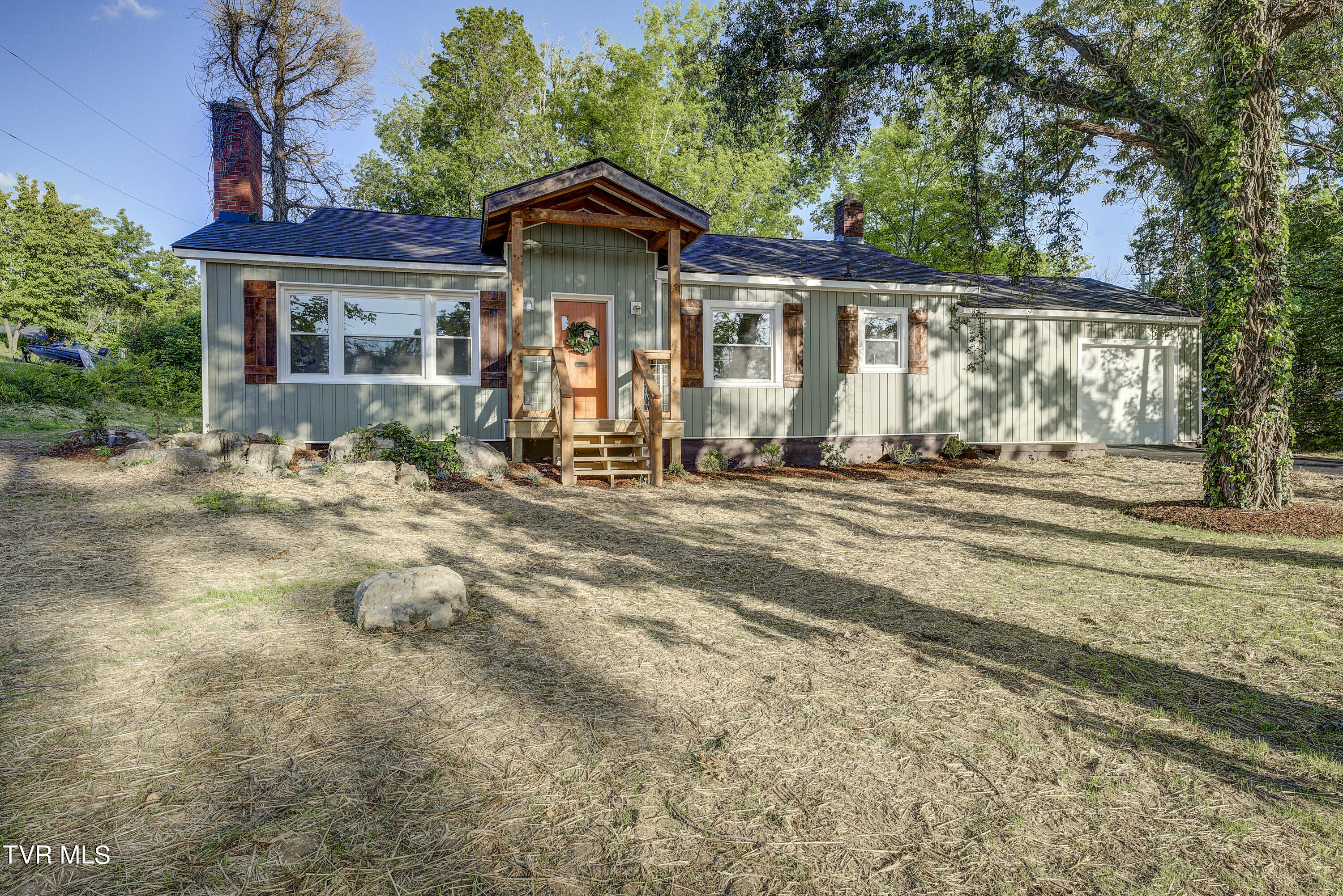 3233 Ashley Street