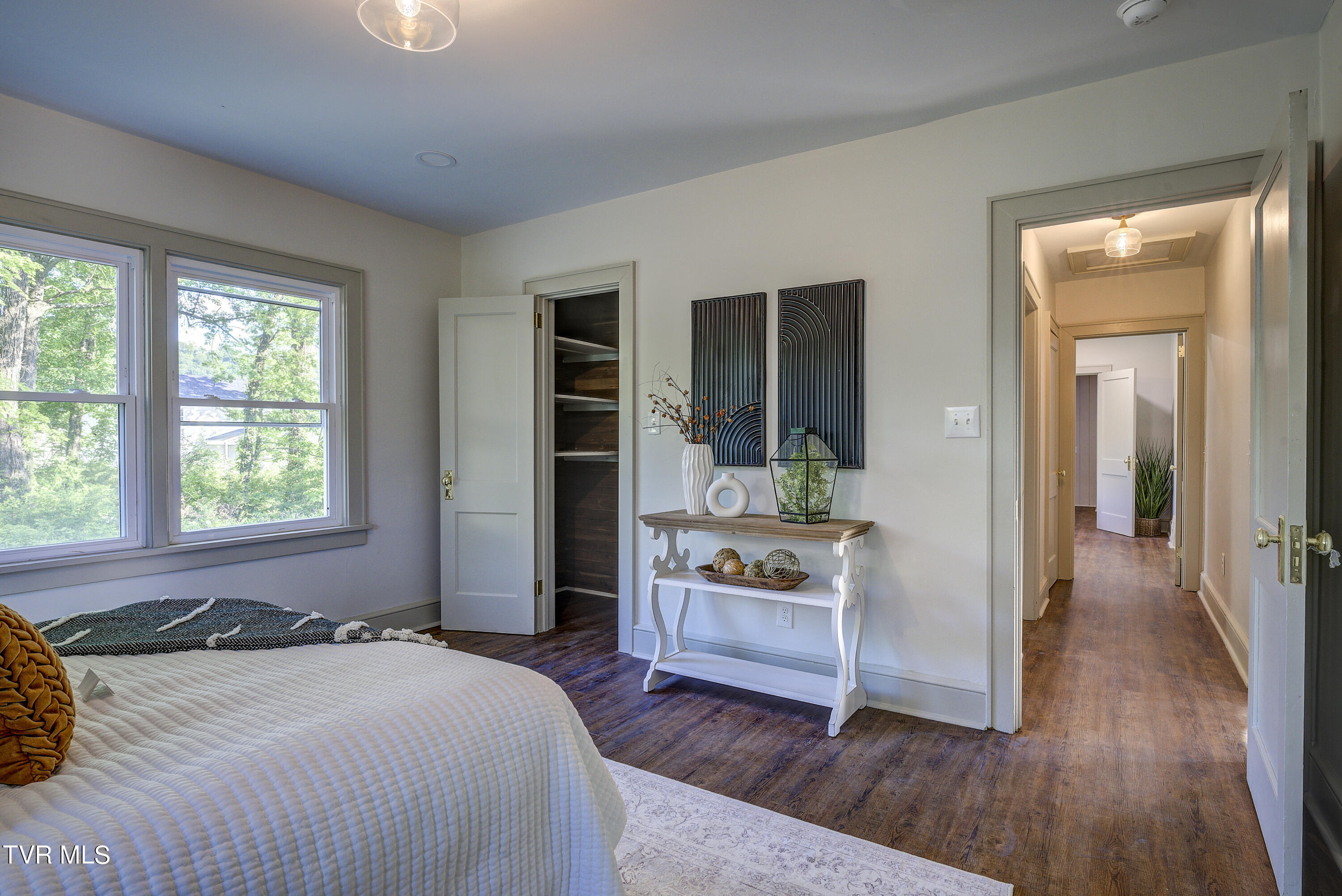 3233 Ashley Street