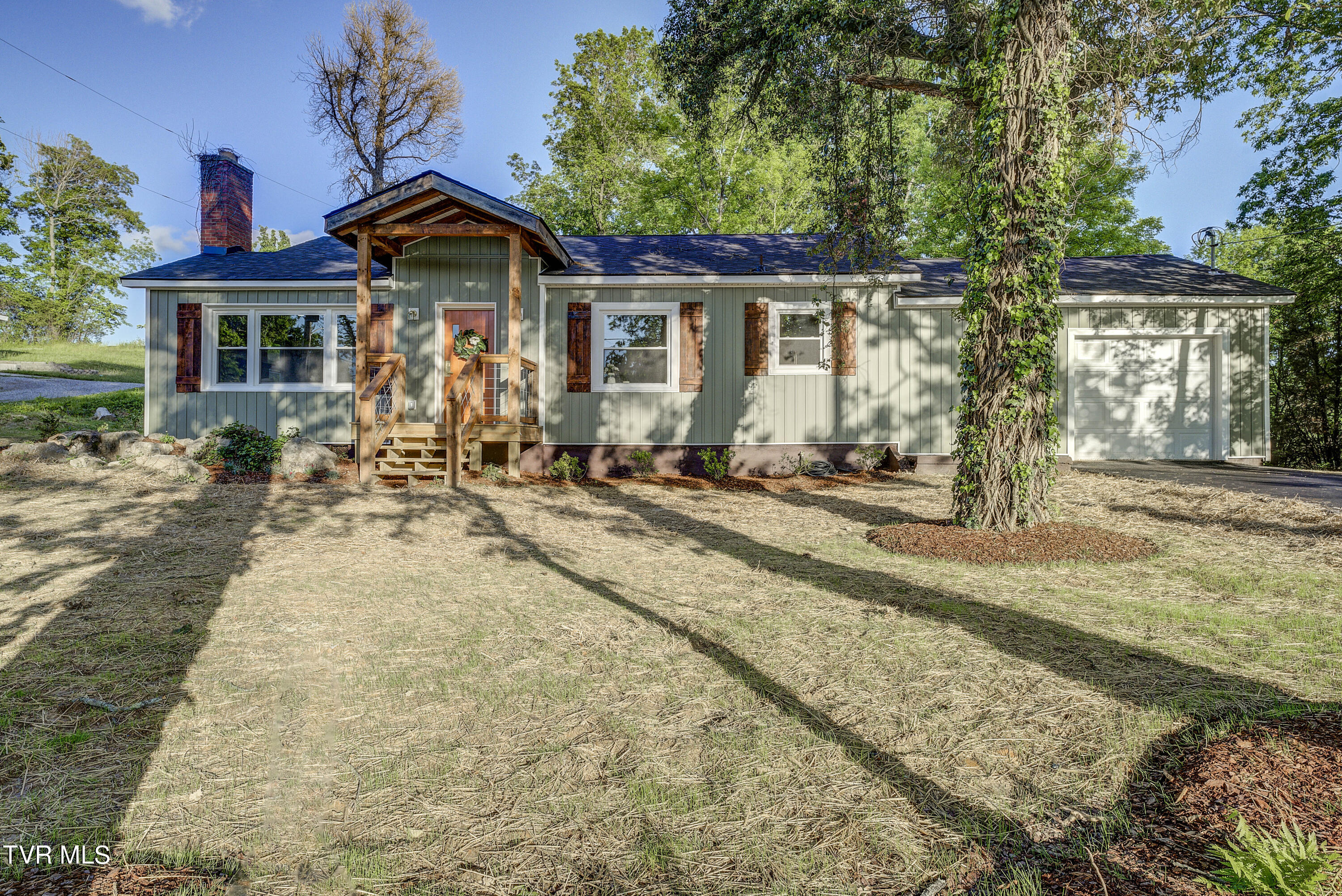 3233 Ashley Street