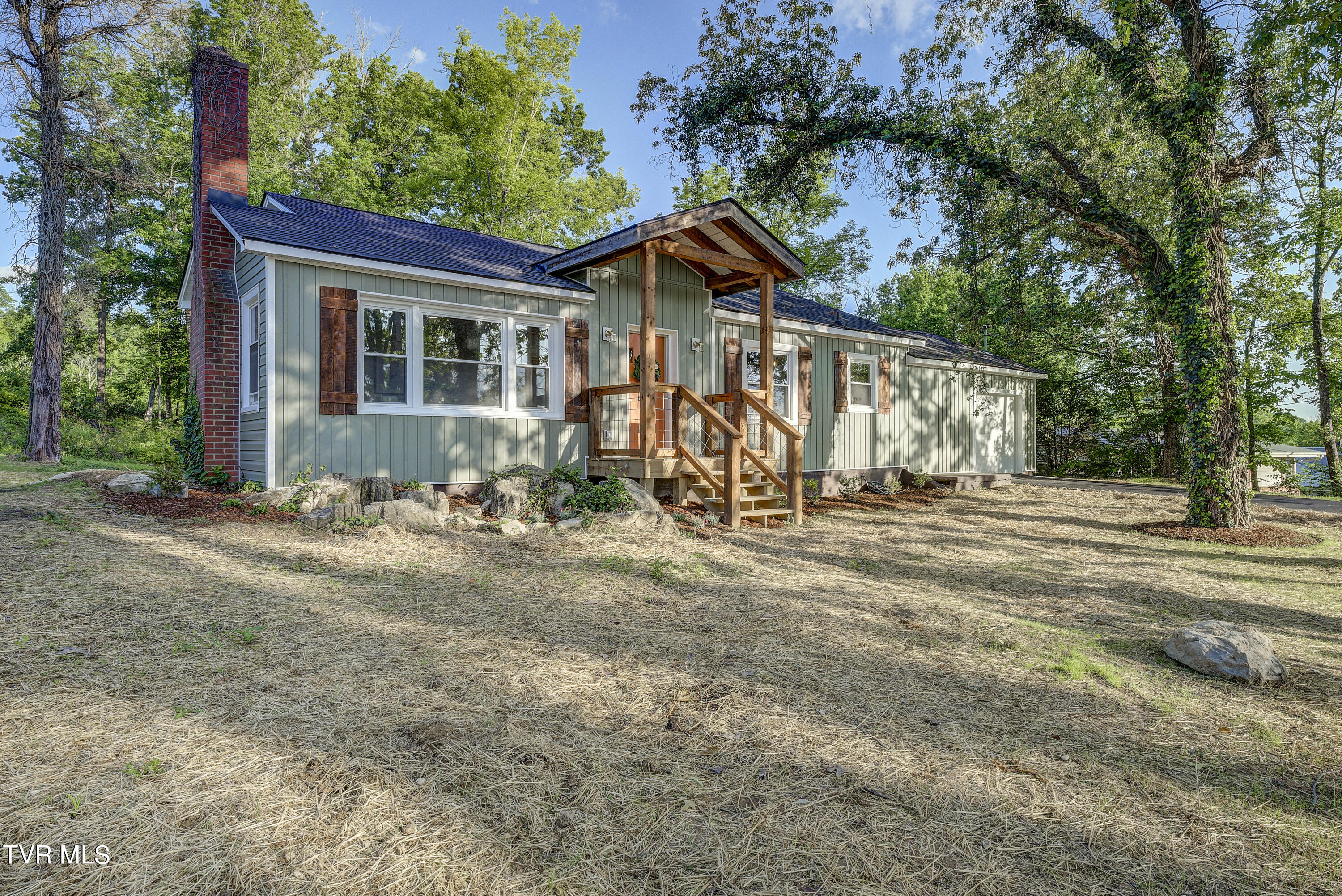 3233 Ashley Street