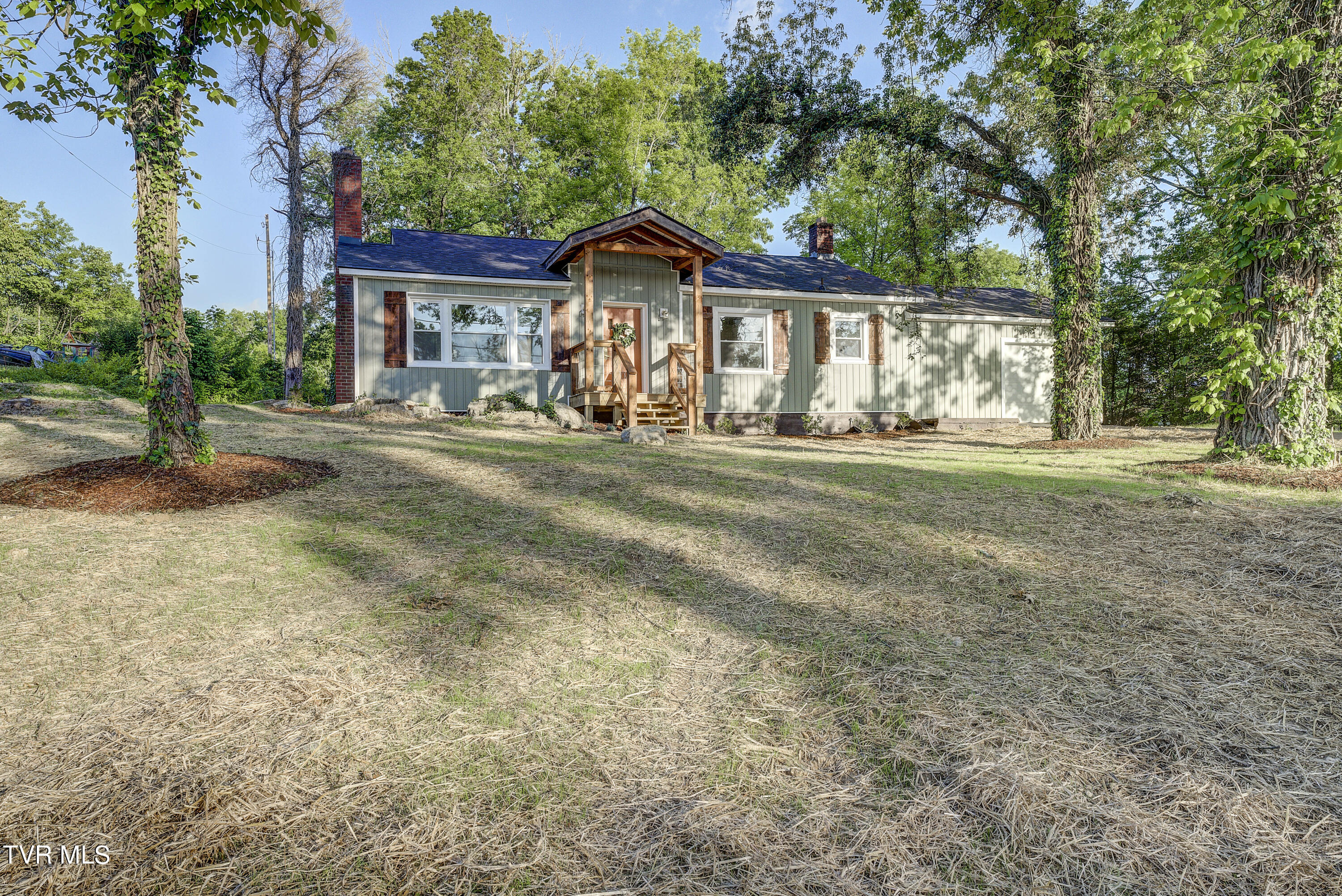 3233 Ashley Street