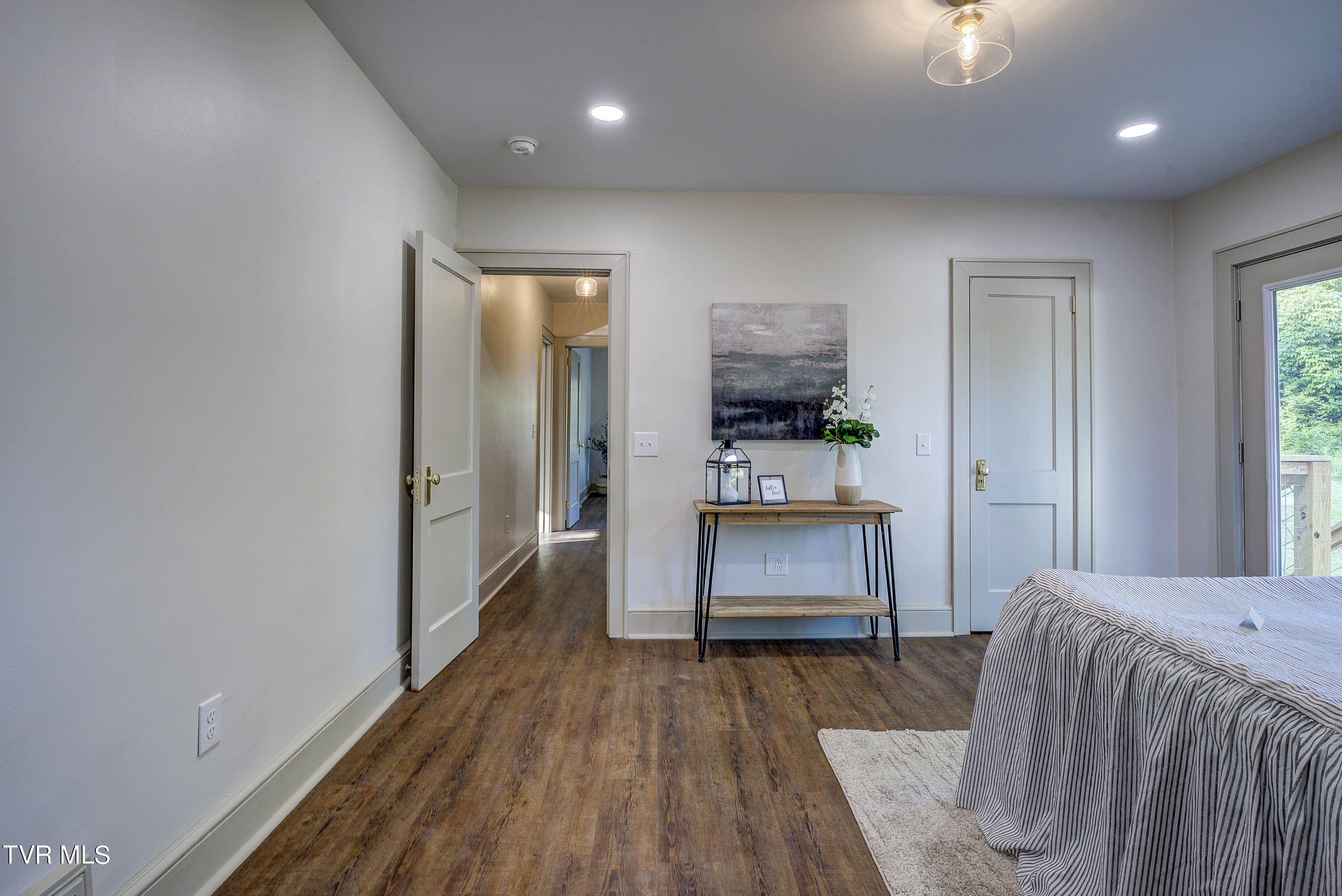 3233 Ashley Street