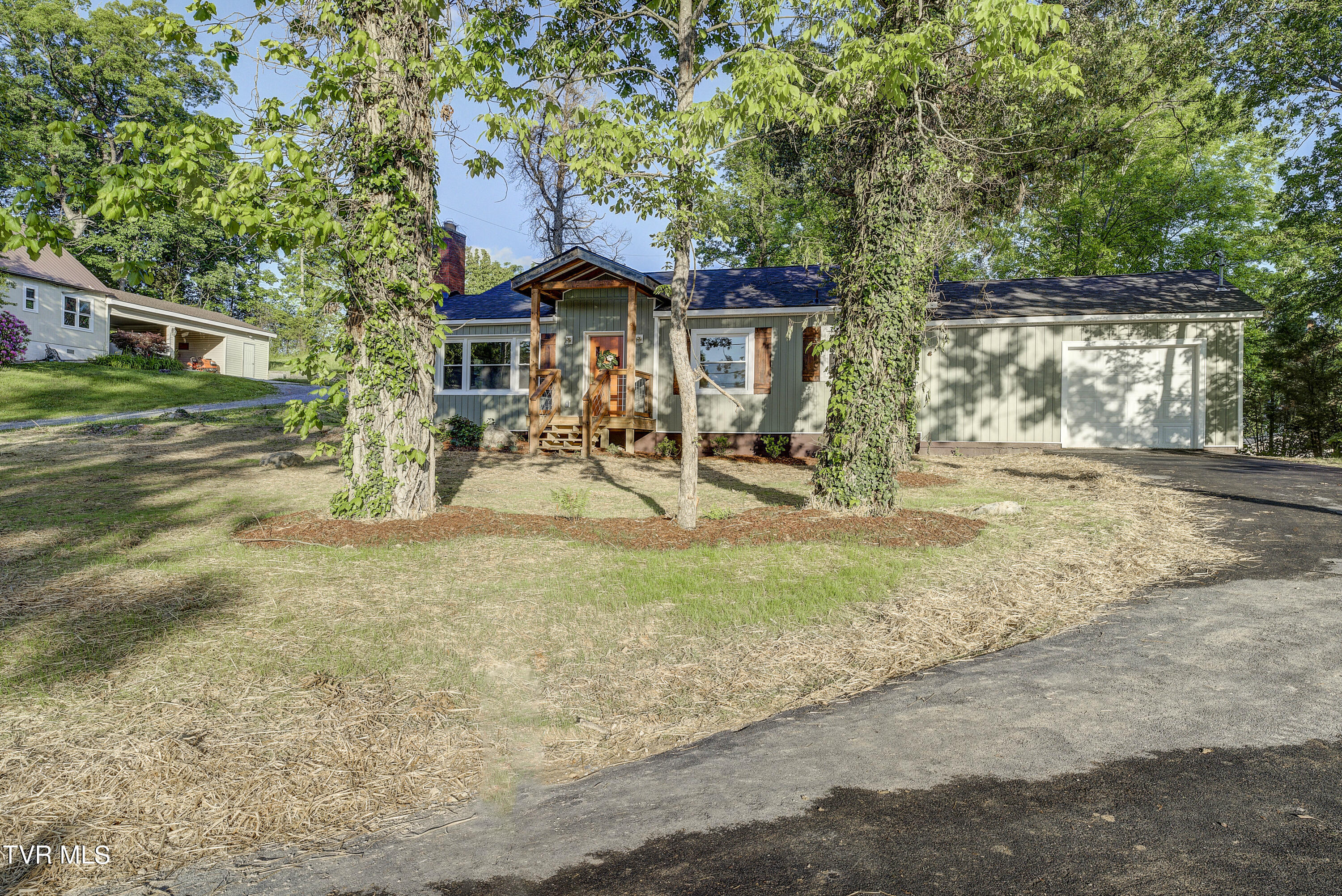 3233 Ashley Street