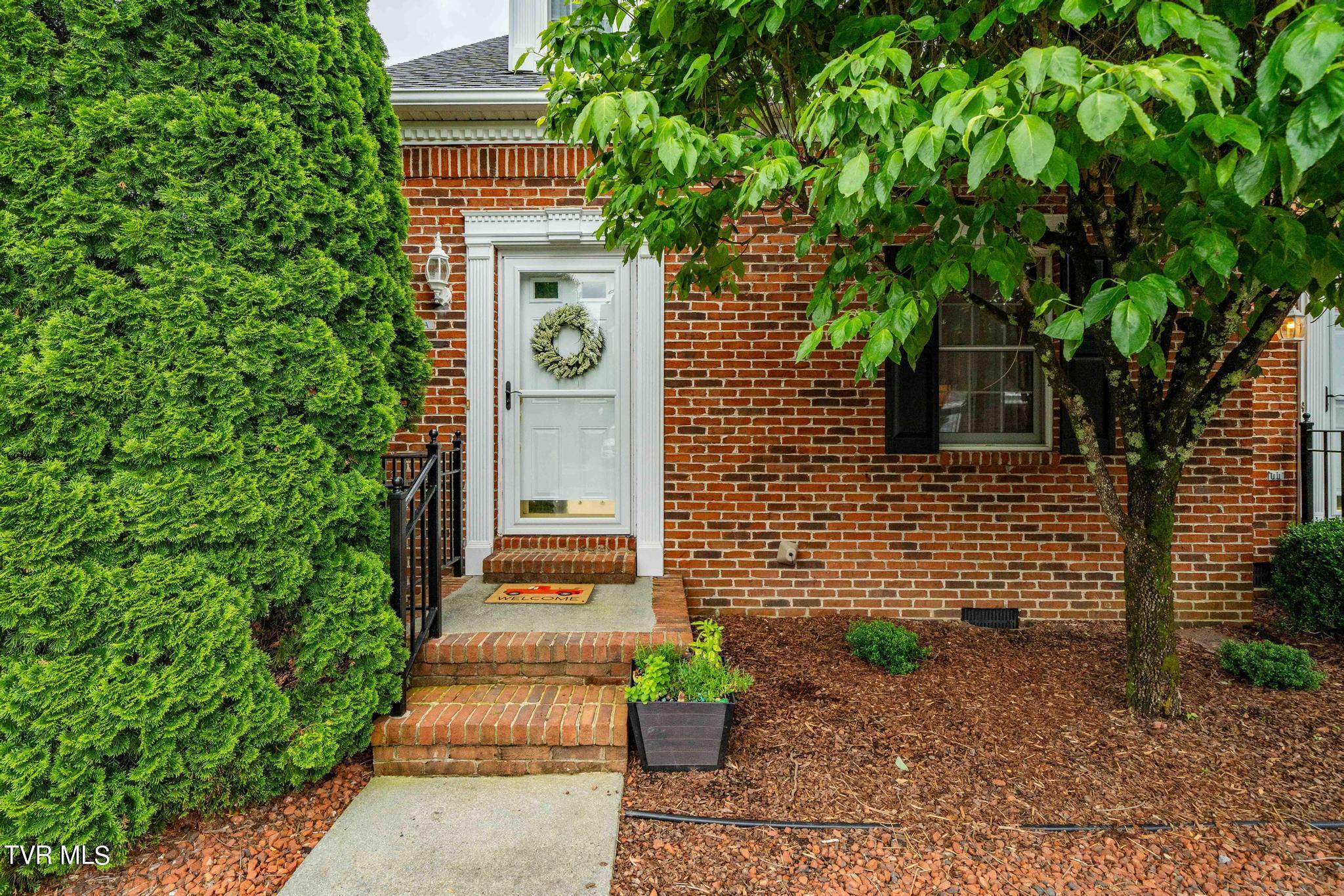615 Franklin Square Court, A