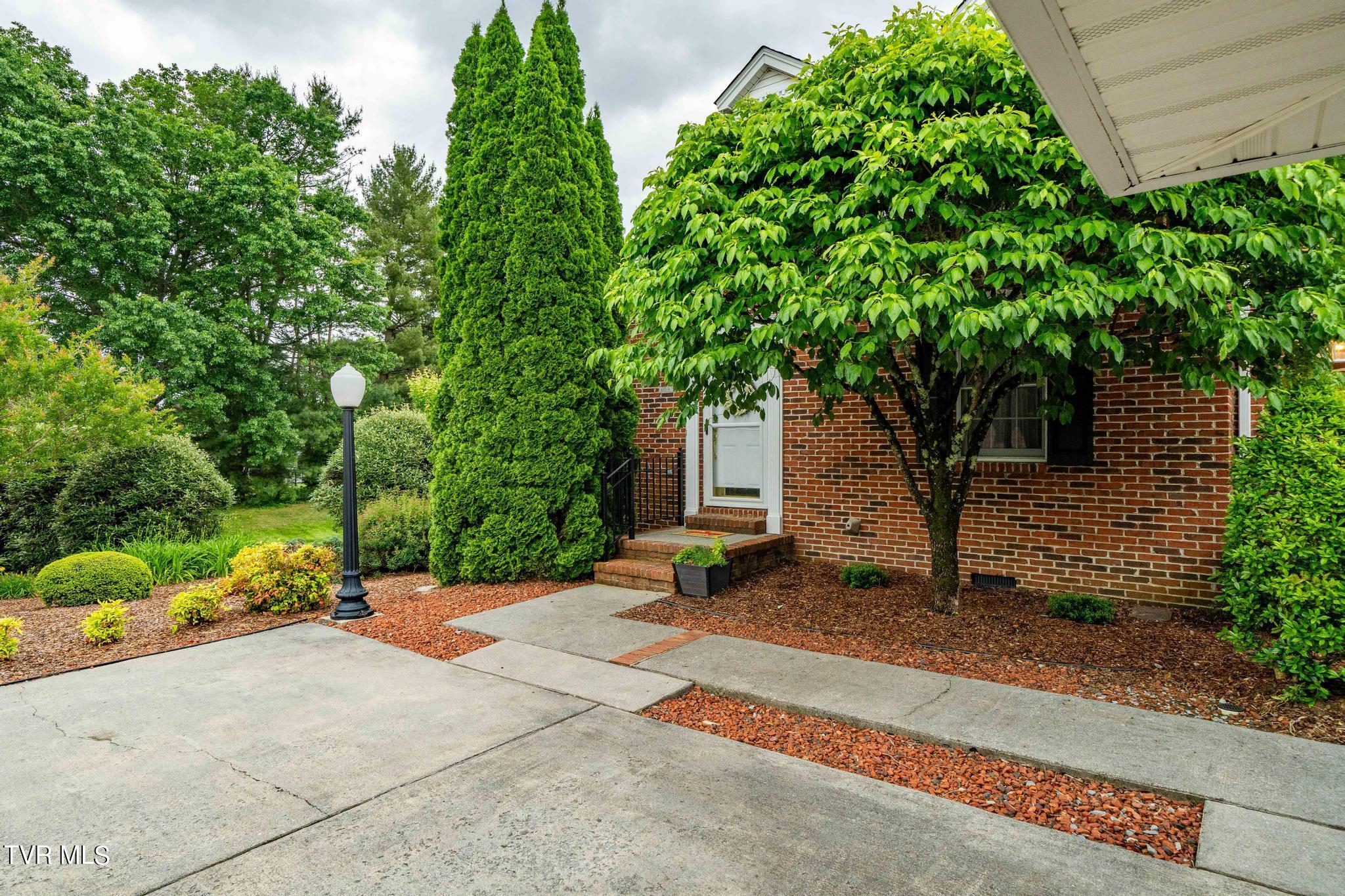 615 Franklin Square Court, A