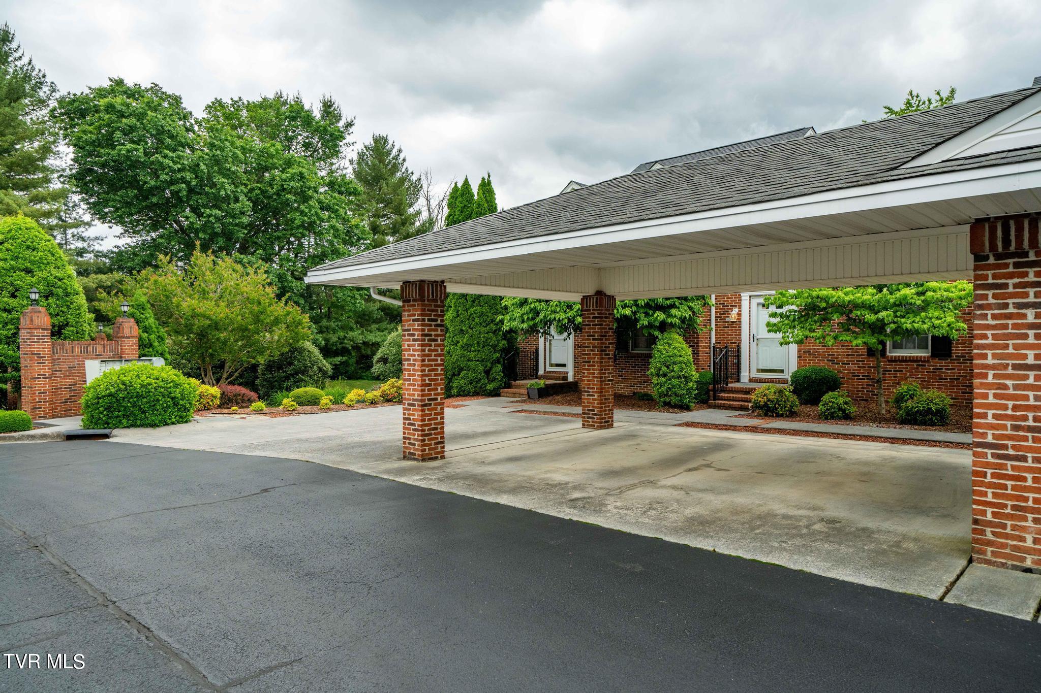 615 Franklin Square Court, A