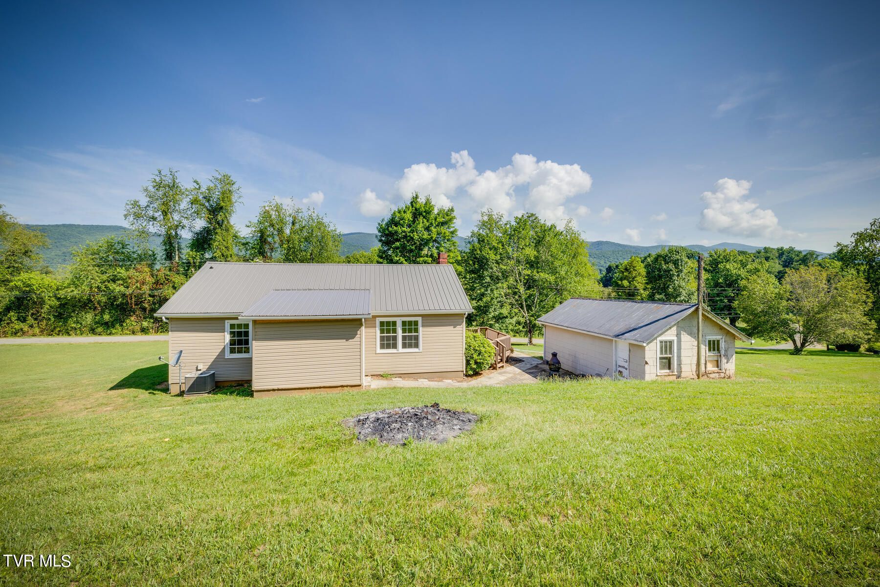850 Willow Springs Road