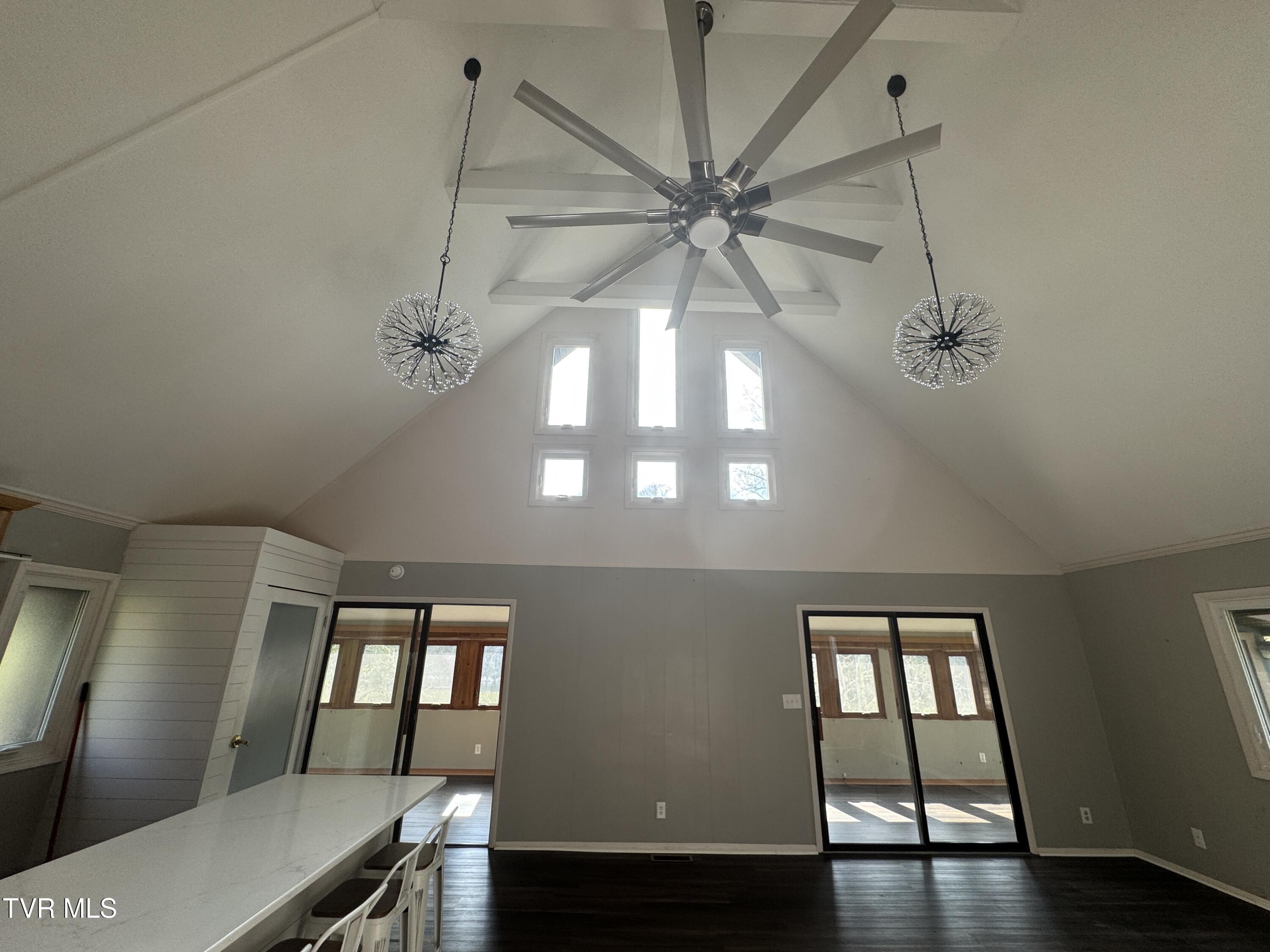 463 Lakeshore Road