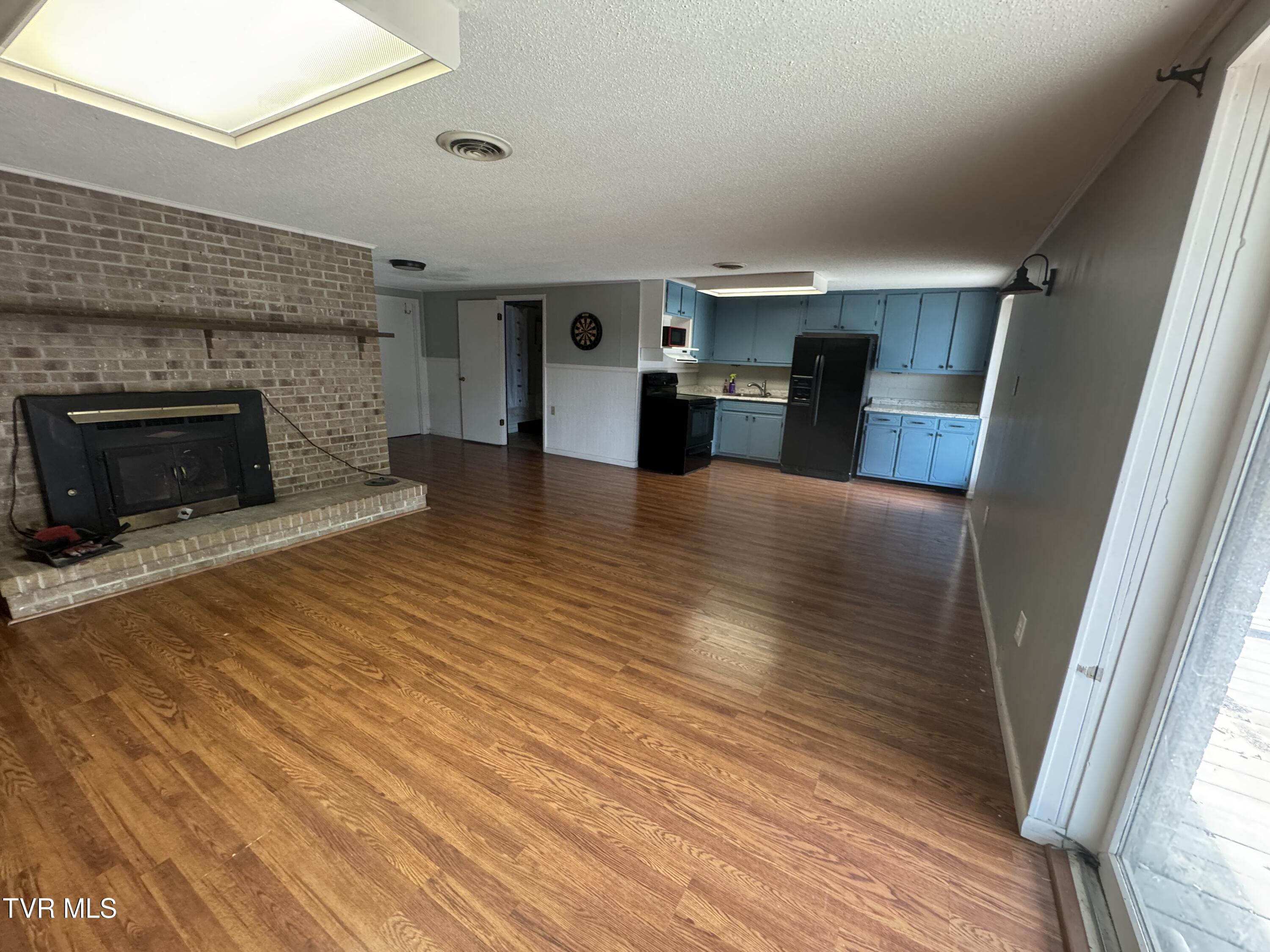 463 Lakeshore Road