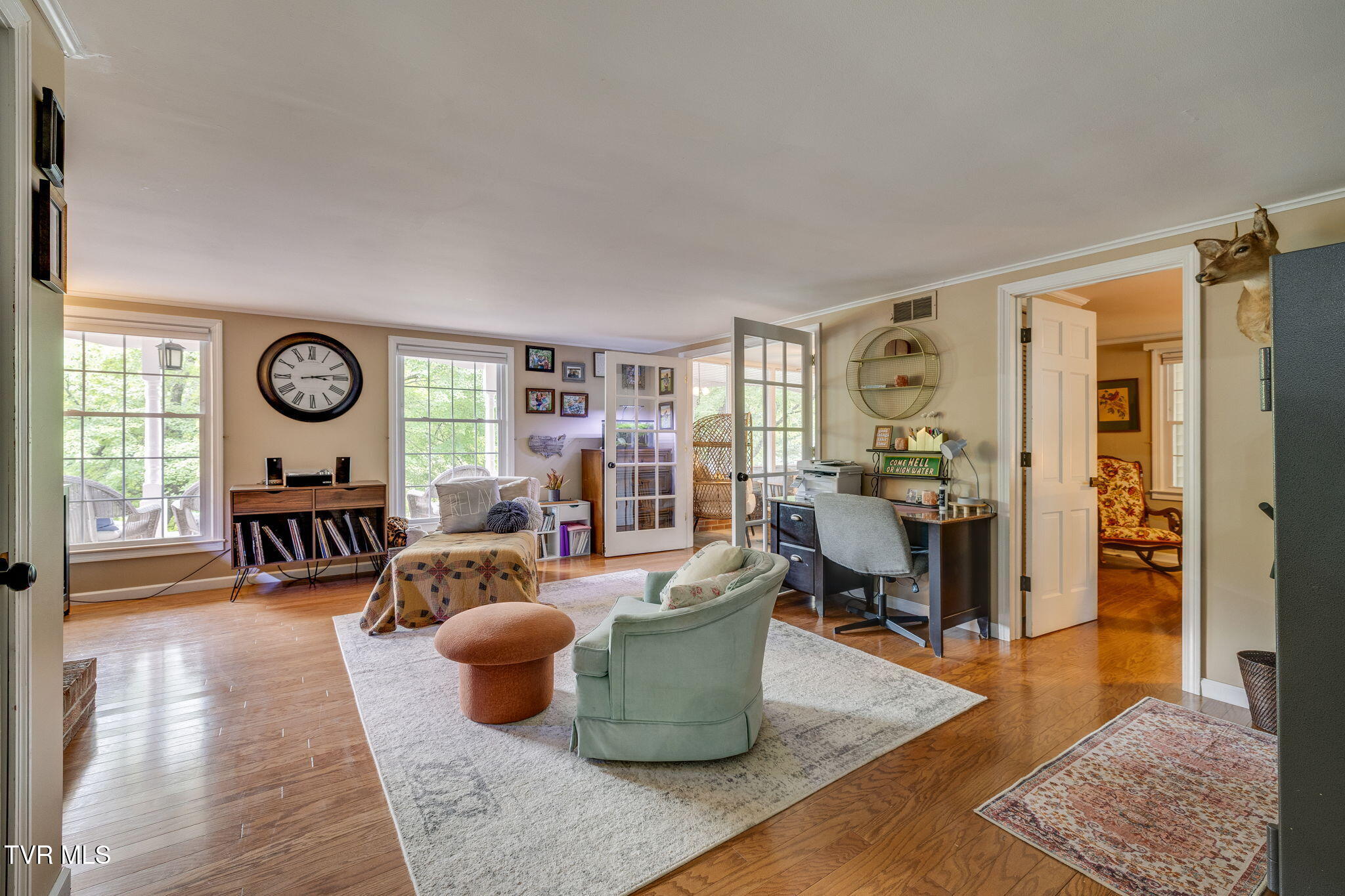 2069 Canterbury Road