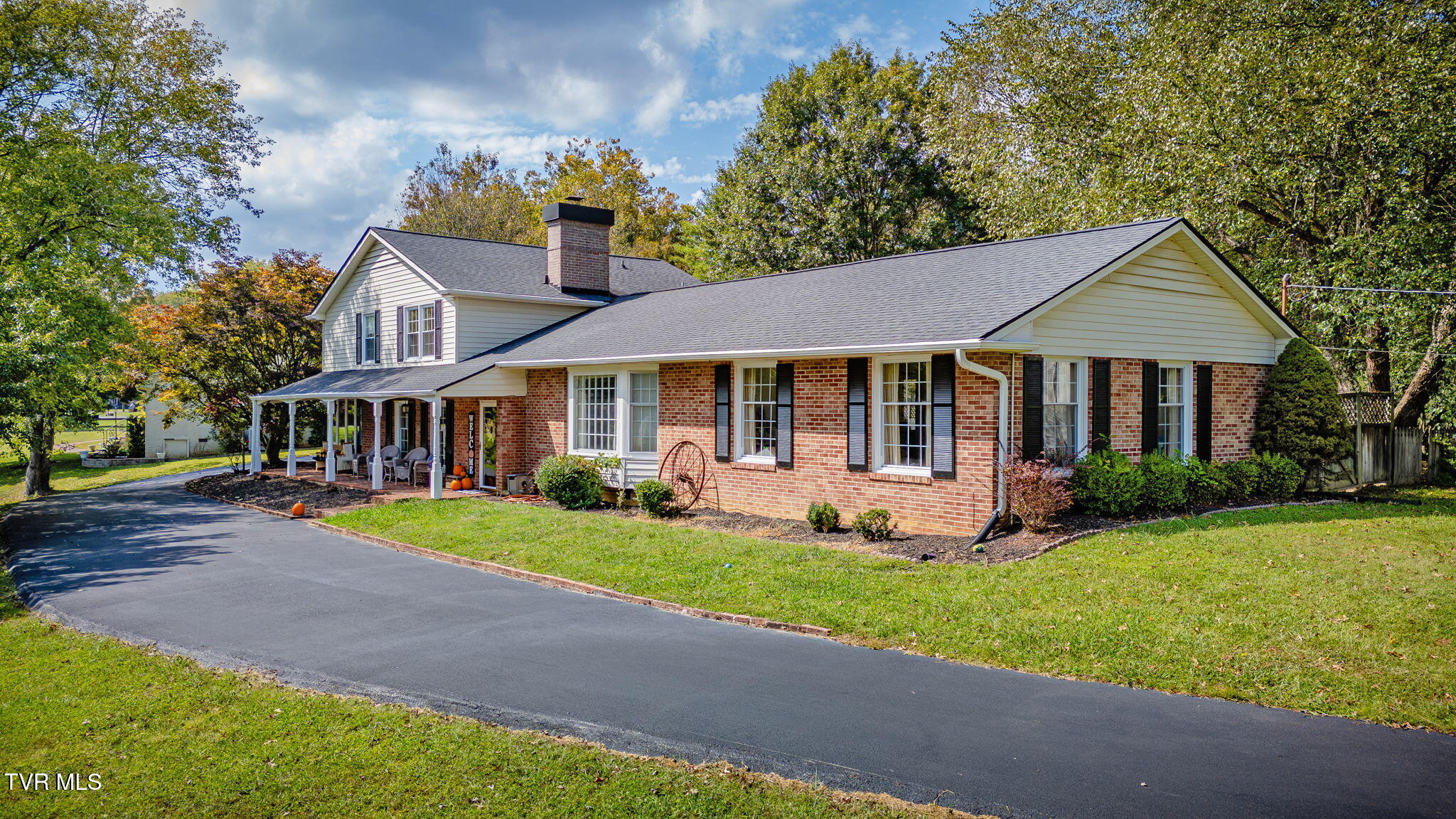 2069 Canterbury Road