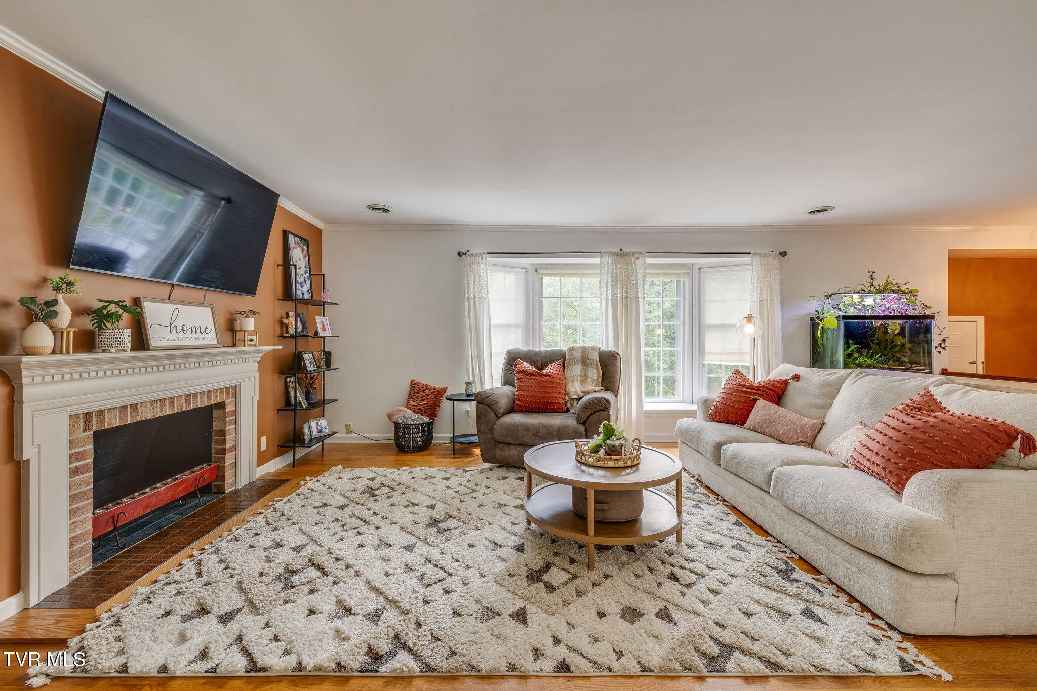 2069 Canterbury Road