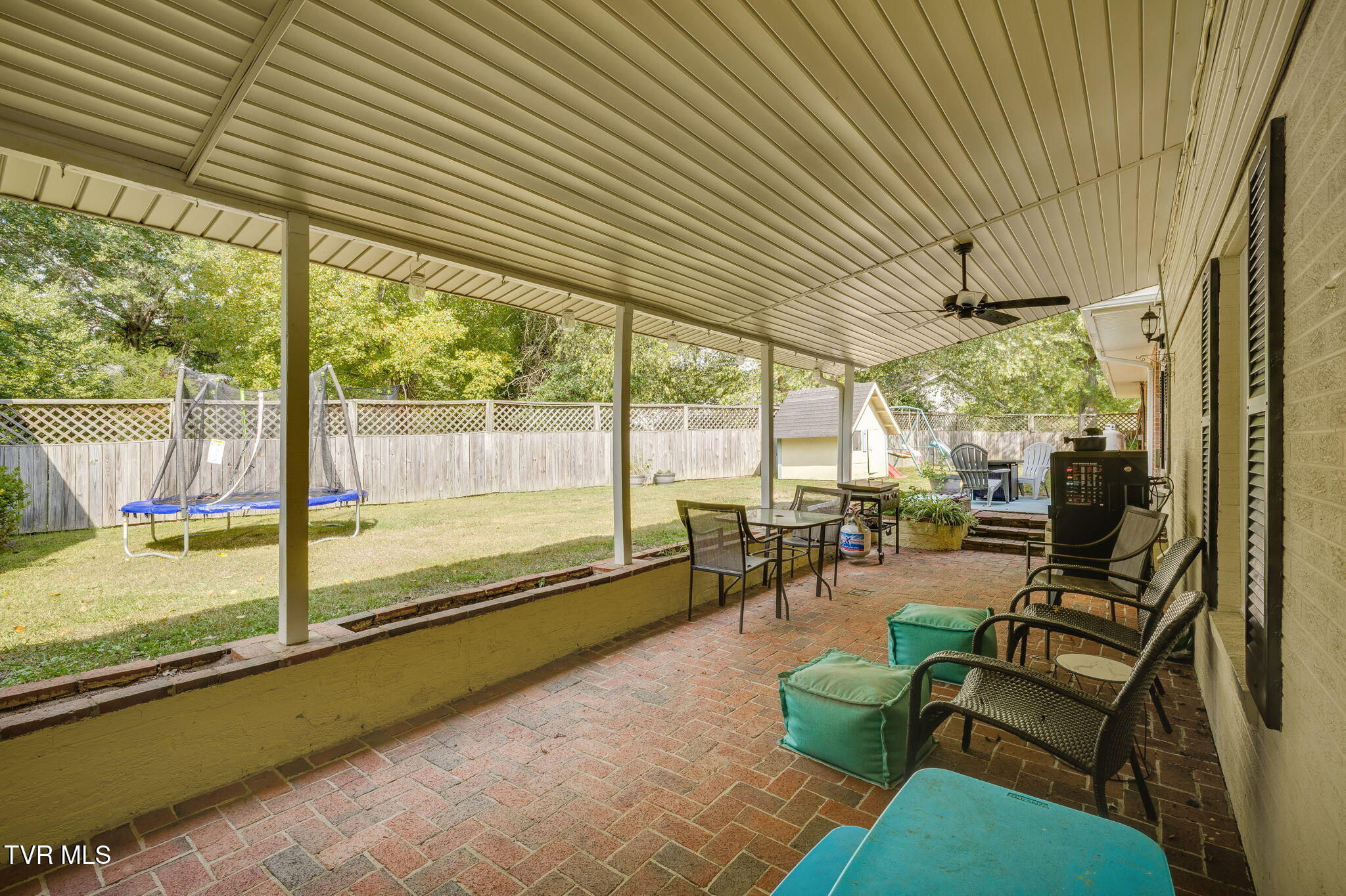 2069 Canterbury Road