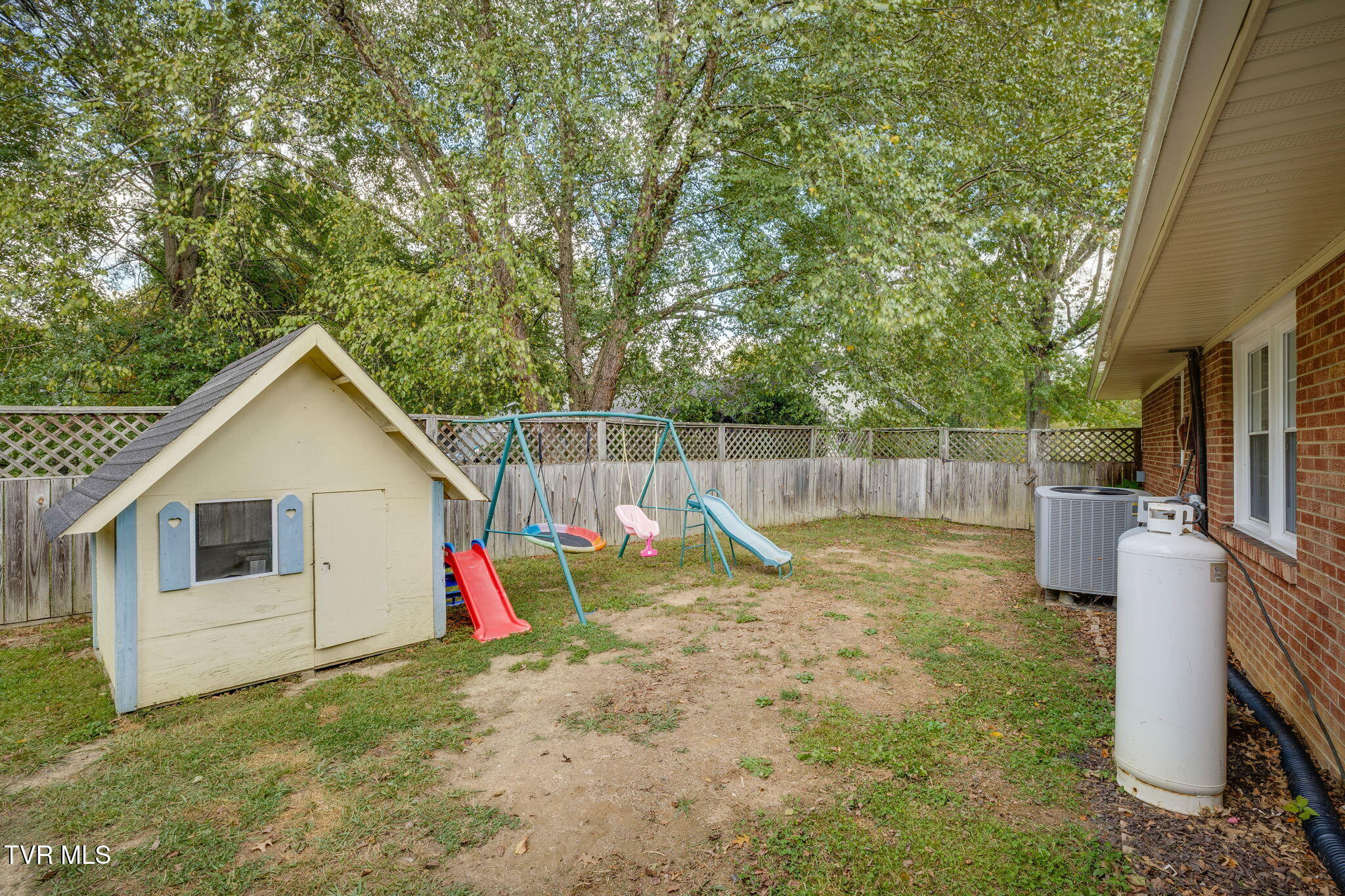 2069 Canterbury Road