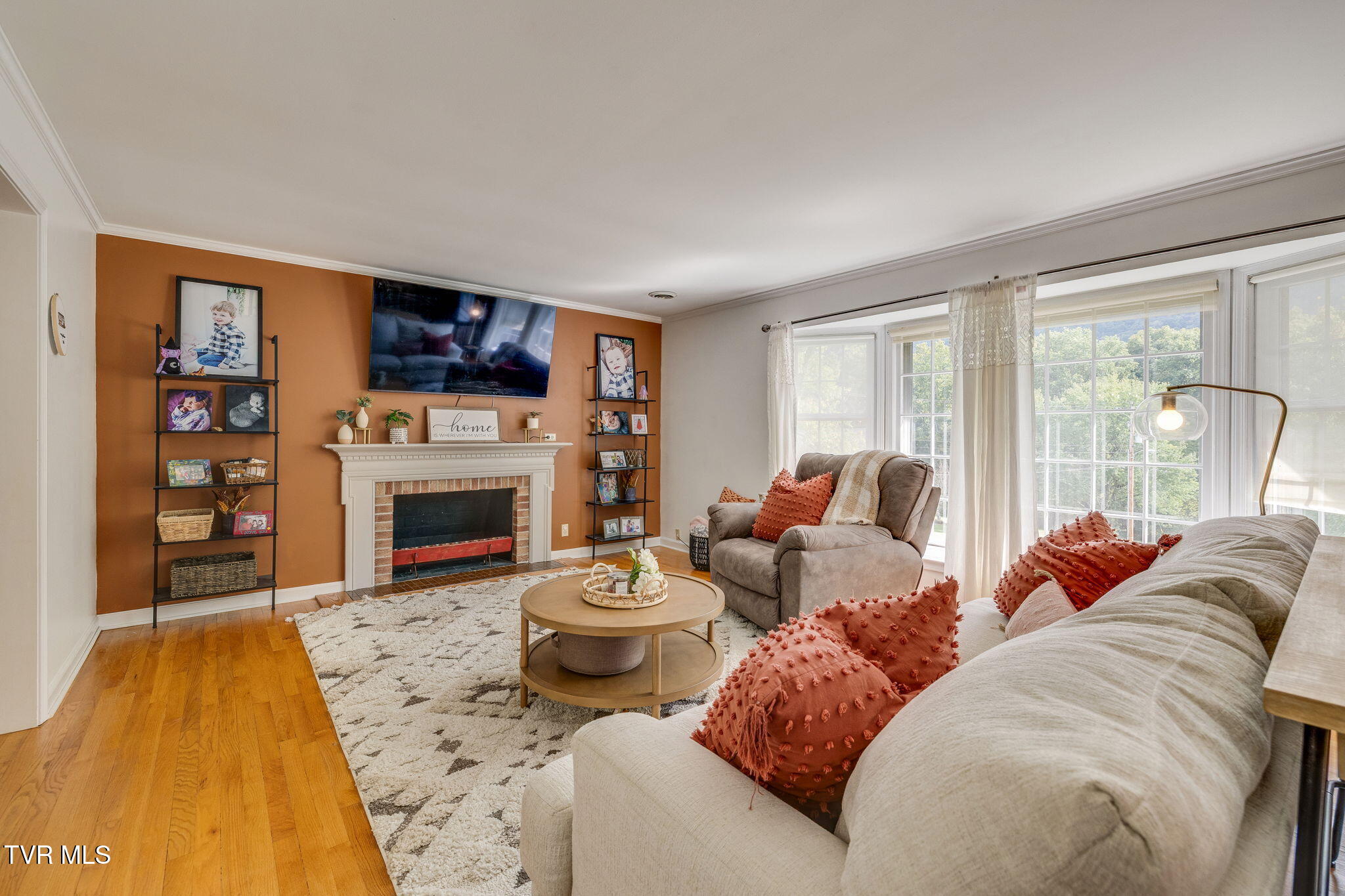2069 Canterbury Road
