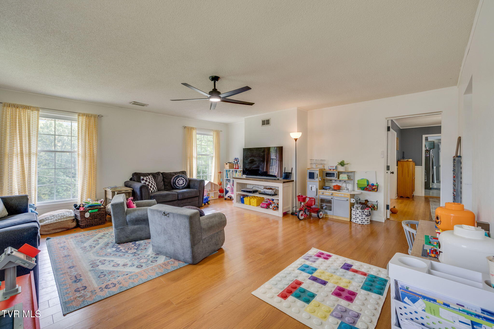 2069 Canterbury Road