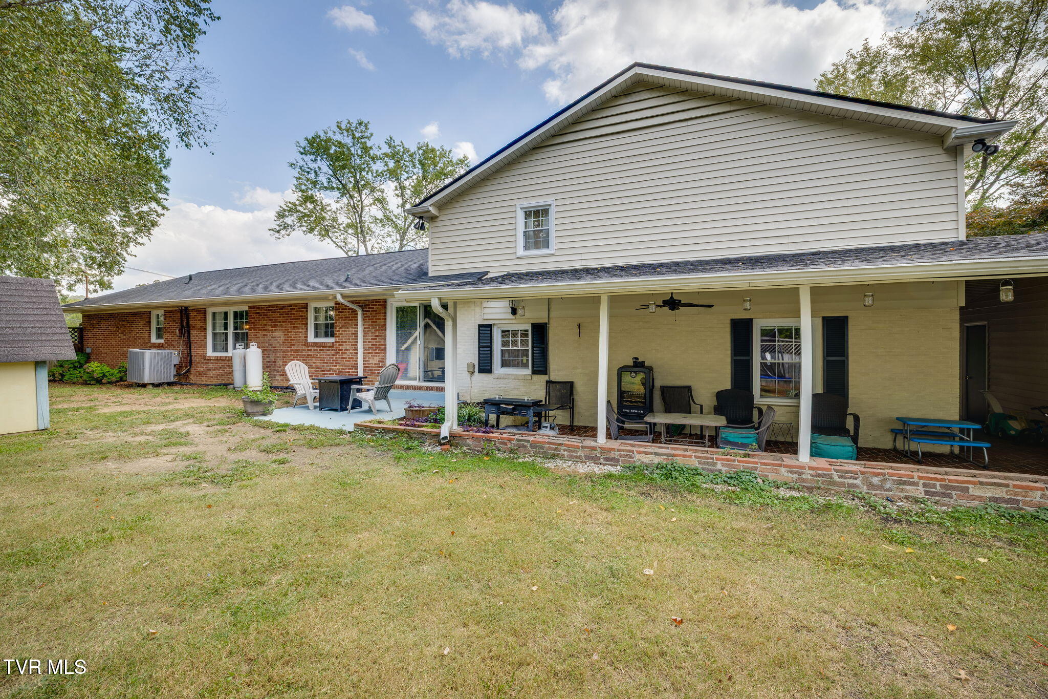 2069 Canterbury Road