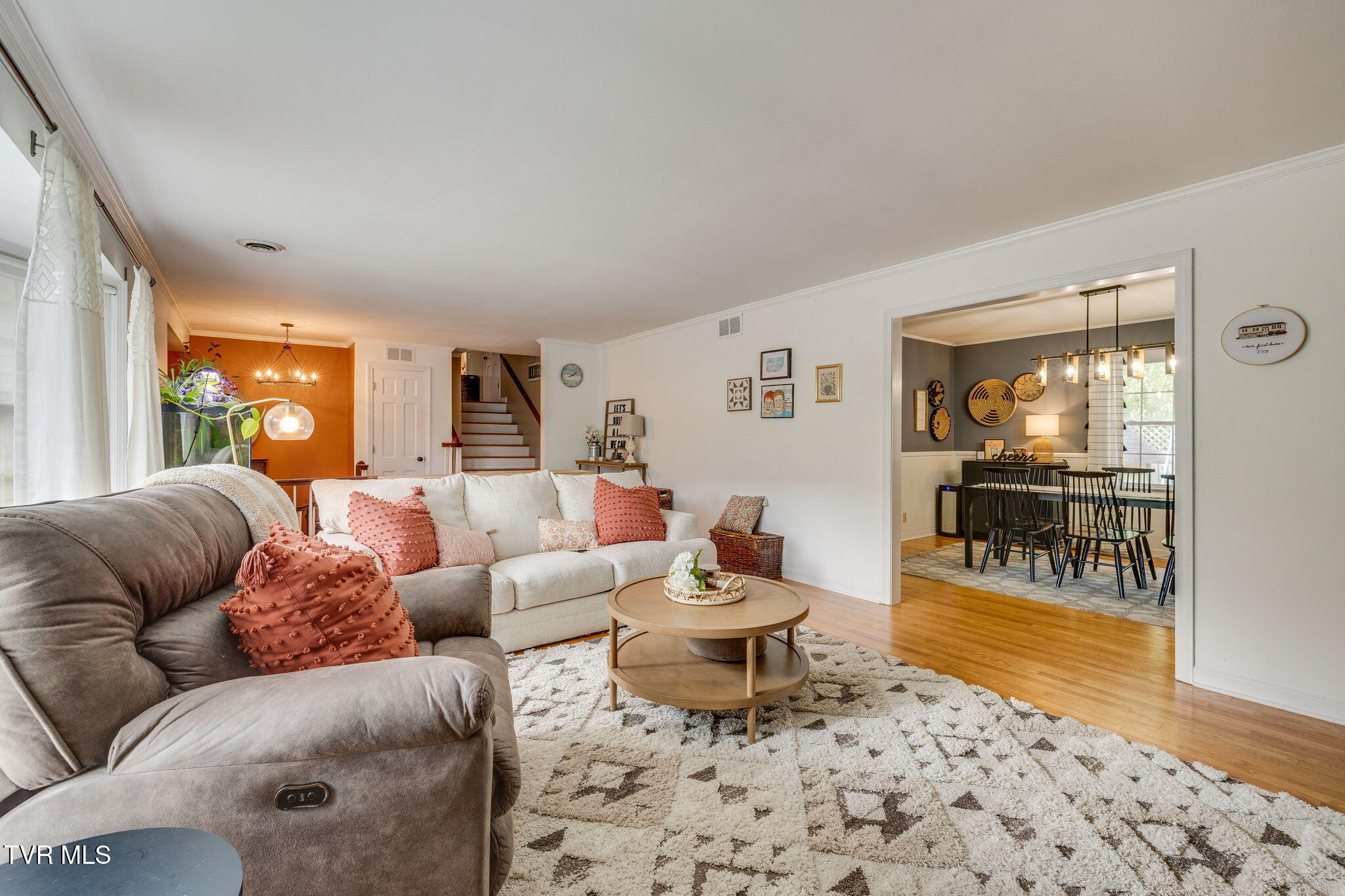 2069 Canterbury Road