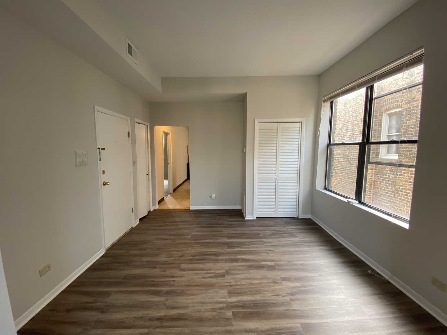 2245 N WESTERN Avenue Unit: 2F
