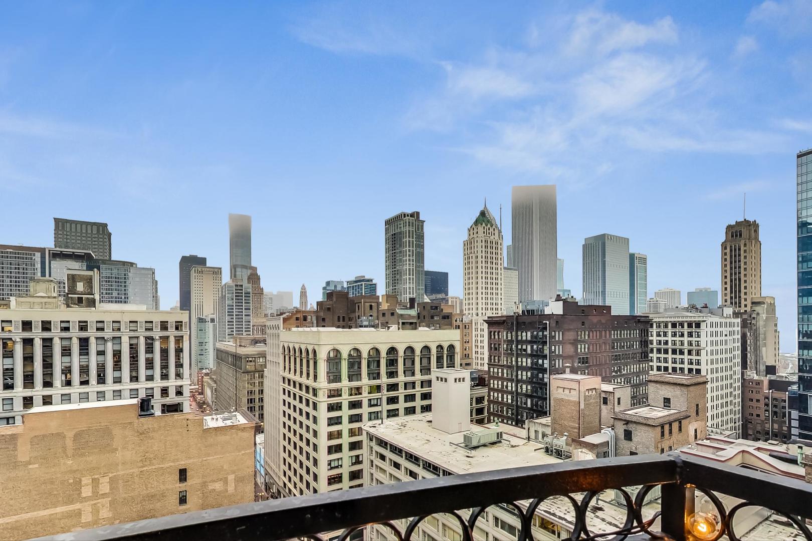8 W Monroe Street Unit: 2008