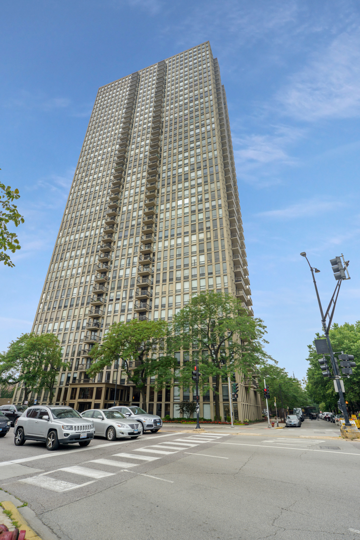1660 N Lasalle Street Unit: 1901