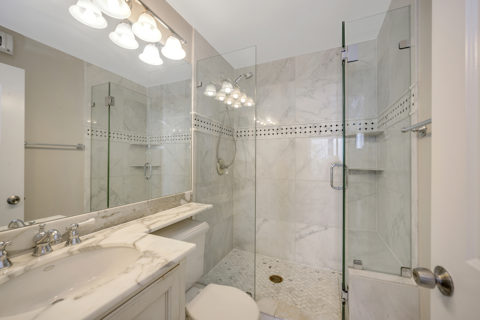 1660 N Lasalle Street Unit: 1901