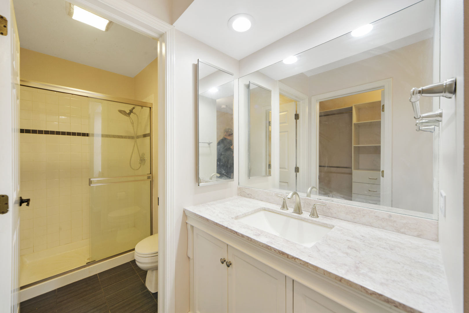 1501 Oak Avenue Unit: 204