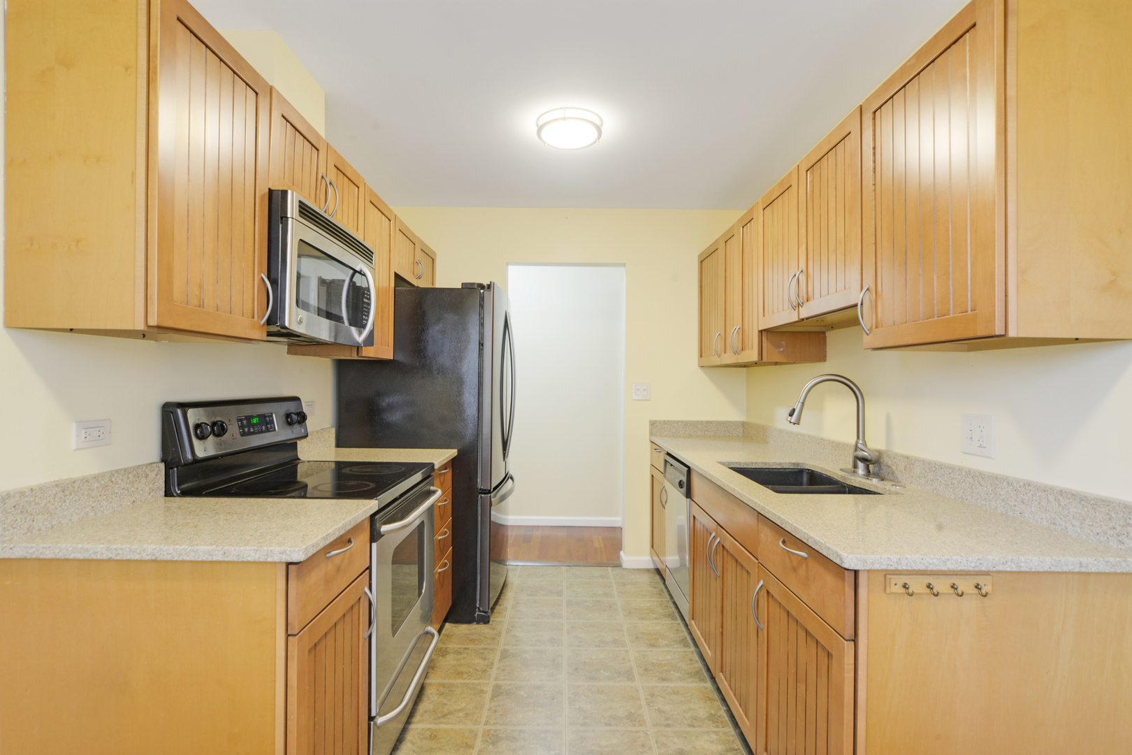 1501 Oak Avenue Unit: 204
