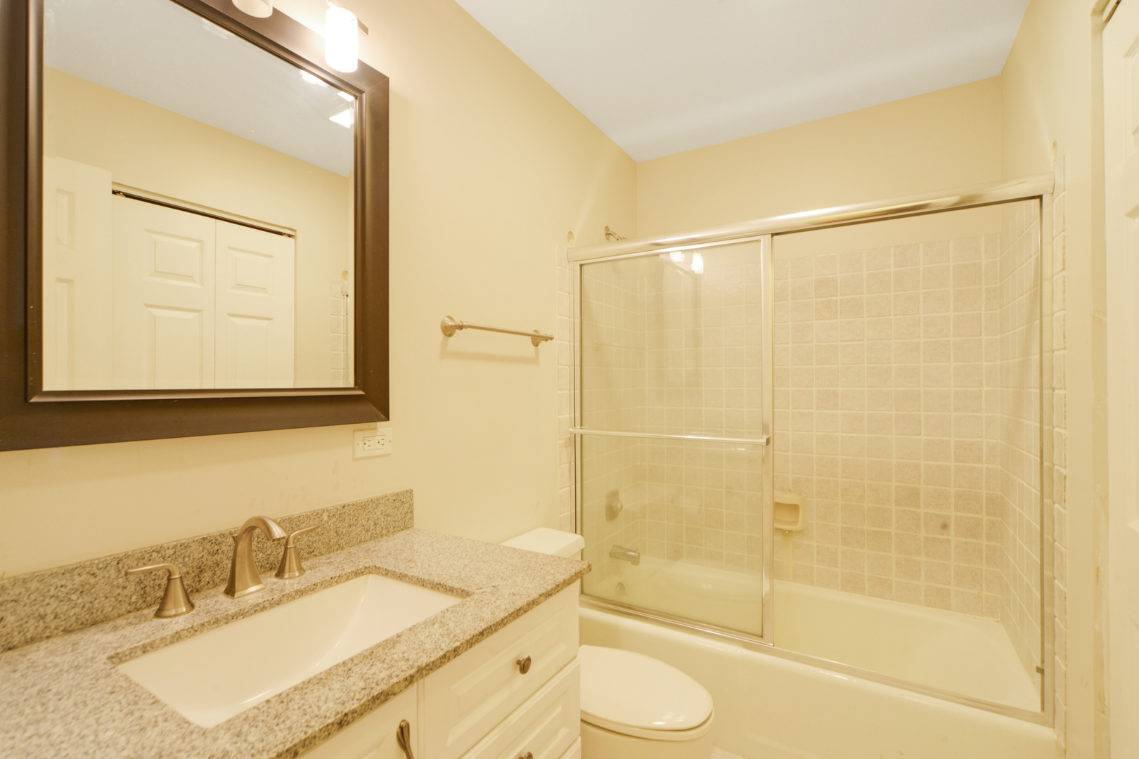 1501 Oak Avenue Unit: 204