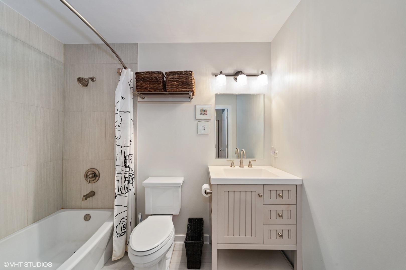 1635 W BELMONT Avenue Unit: 312