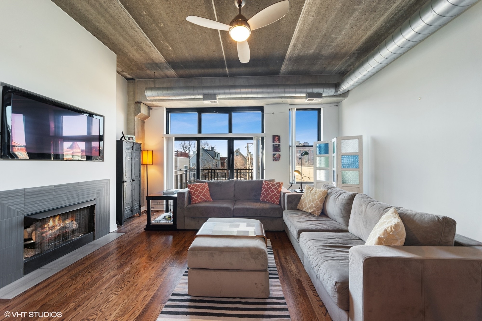1635 W BELMONT Avenue Unit: 312