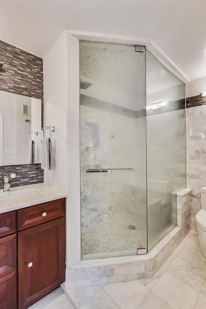 88 W Schiller Street Unit: 303