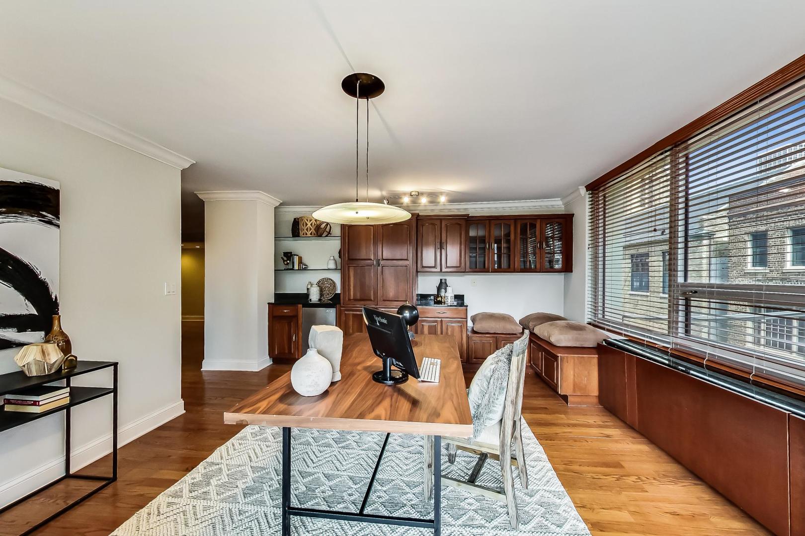 88 W Schiller Street Unit: 303