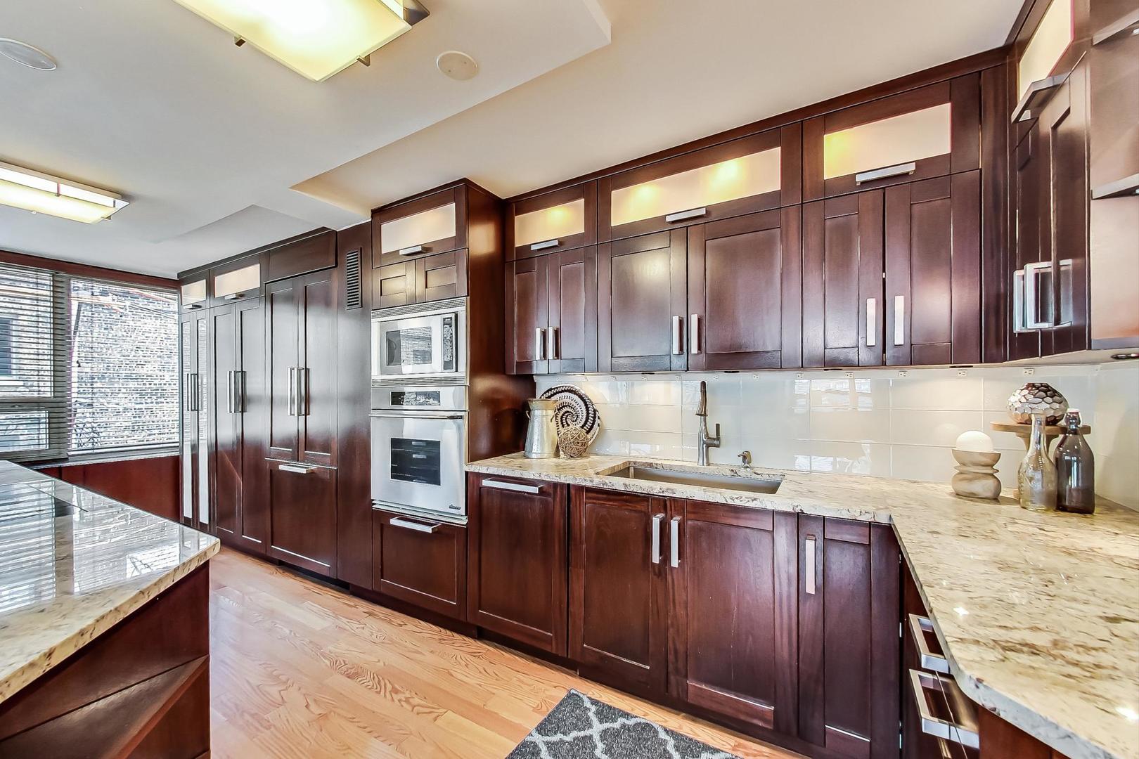 88 W Schiller Street Unit: 303