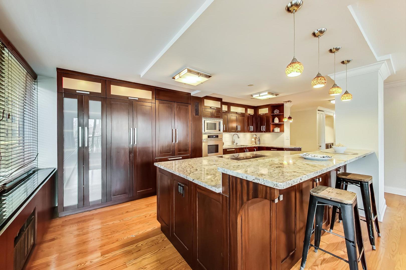 88 W Schiller Street Unit: 303