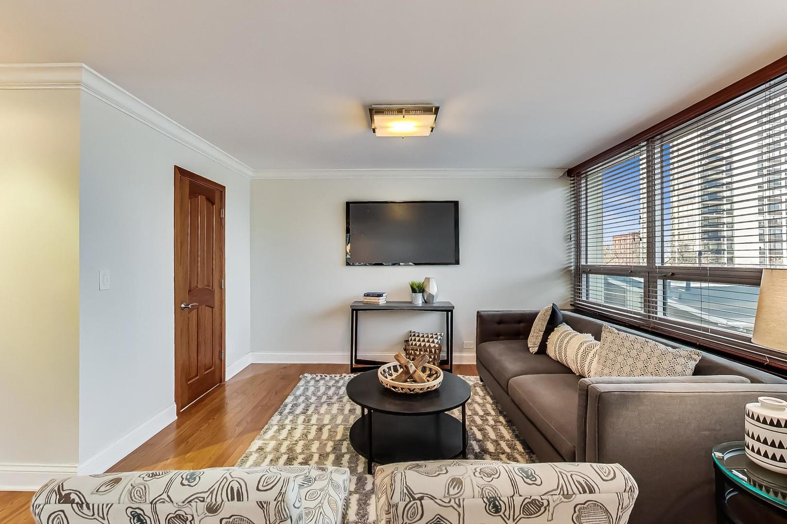 88 W Schiller Street Unit: 303