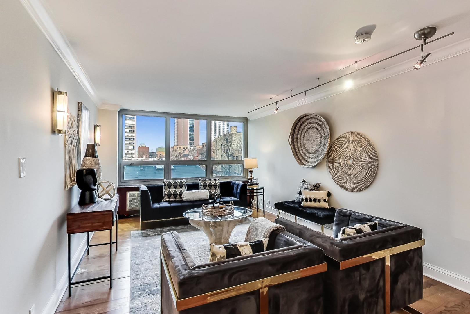 88 W Schiller Street Unit: 303
