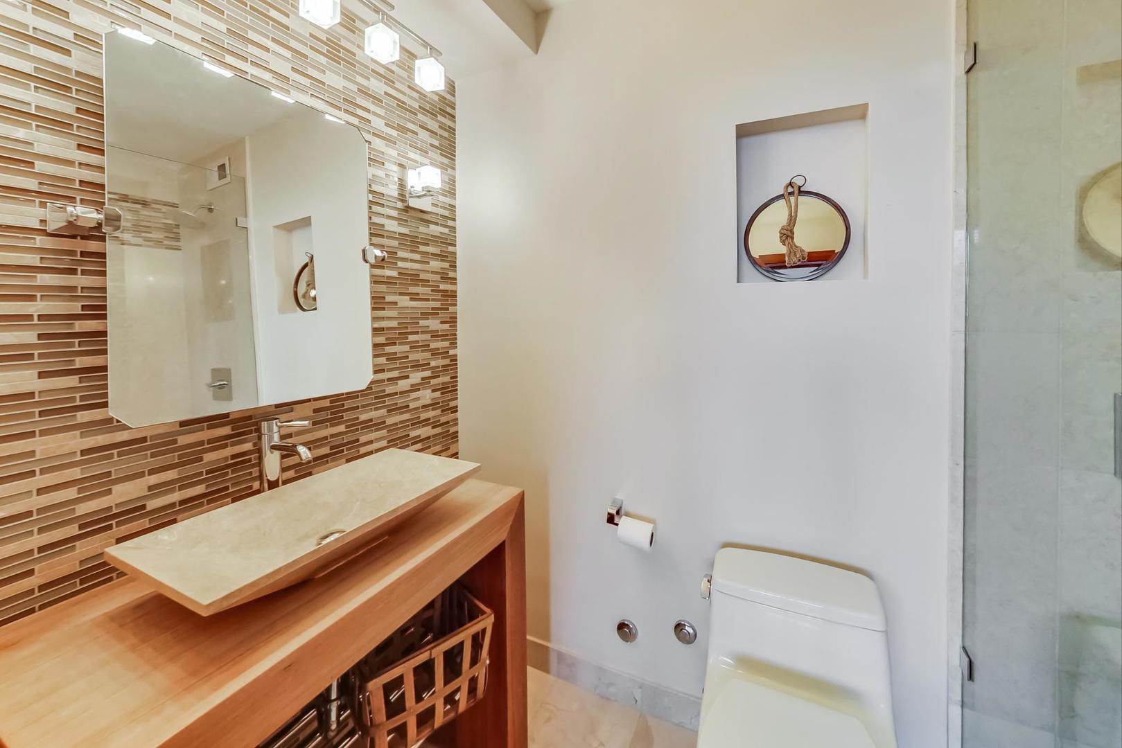 88 W Schiller Street Unit: 303