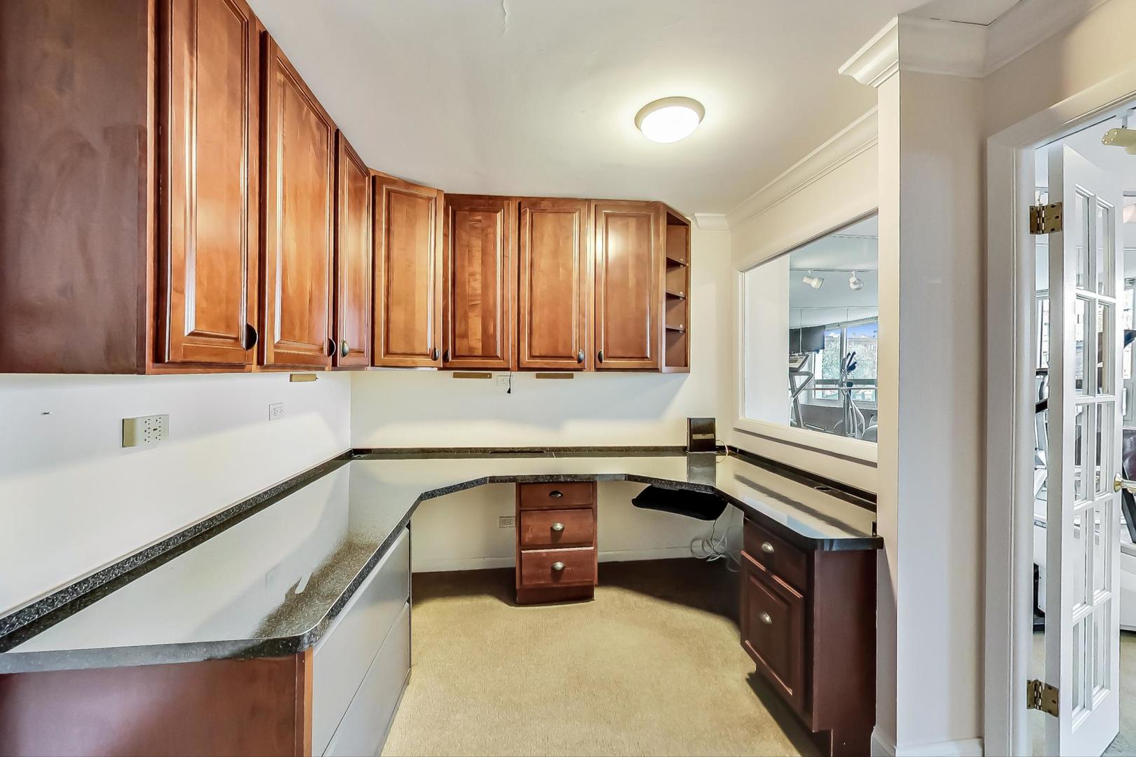 88 W Schiller Street Unit: 303