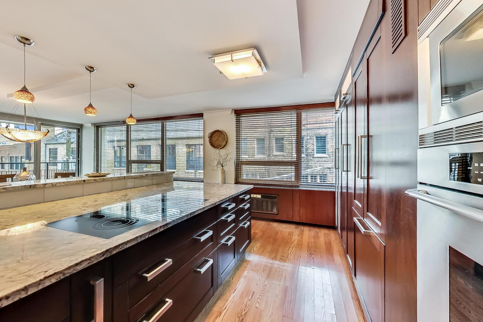88 W Schiller Street Unit: 303