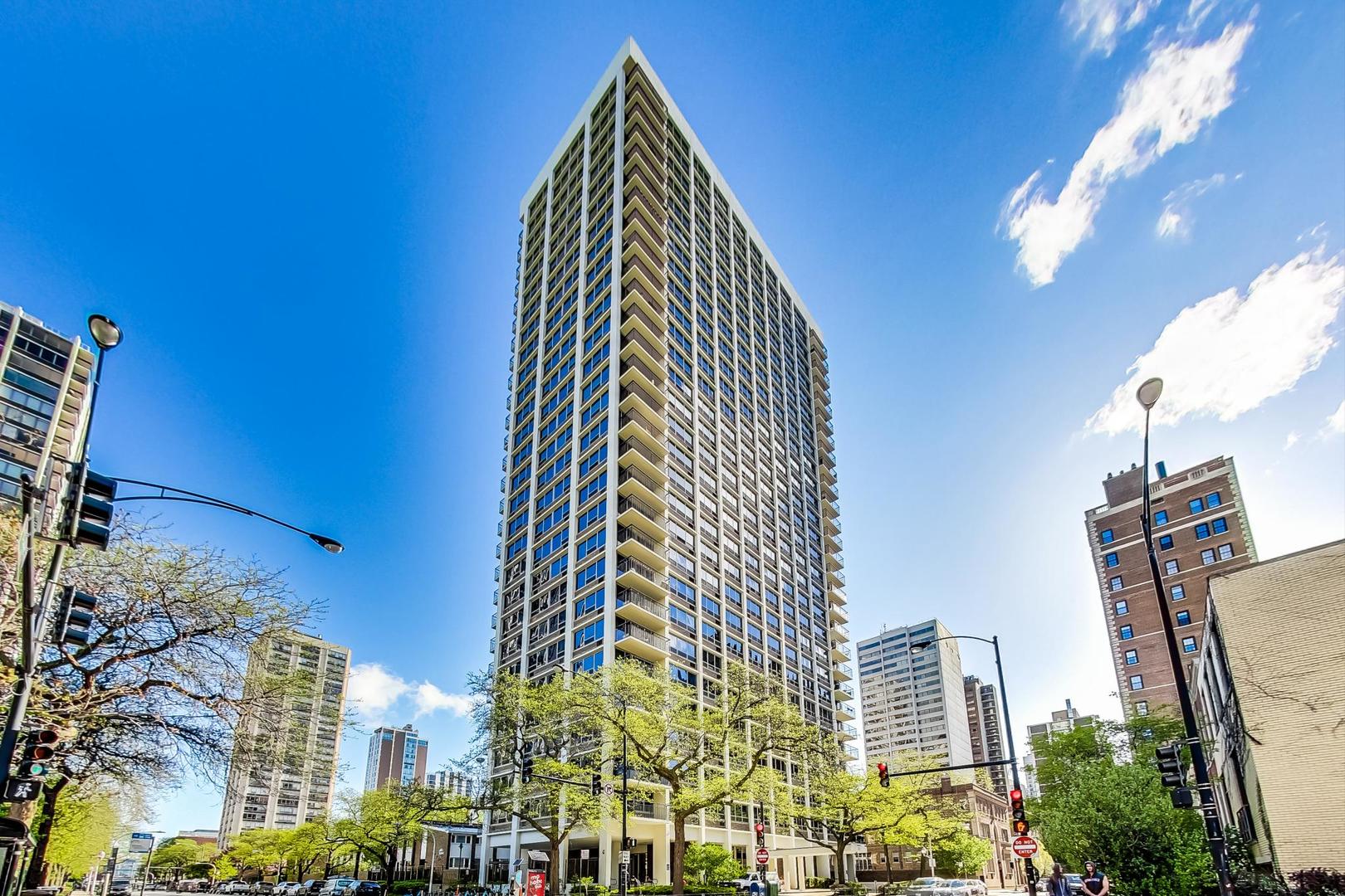 88 W Schiller Street Unit: 303