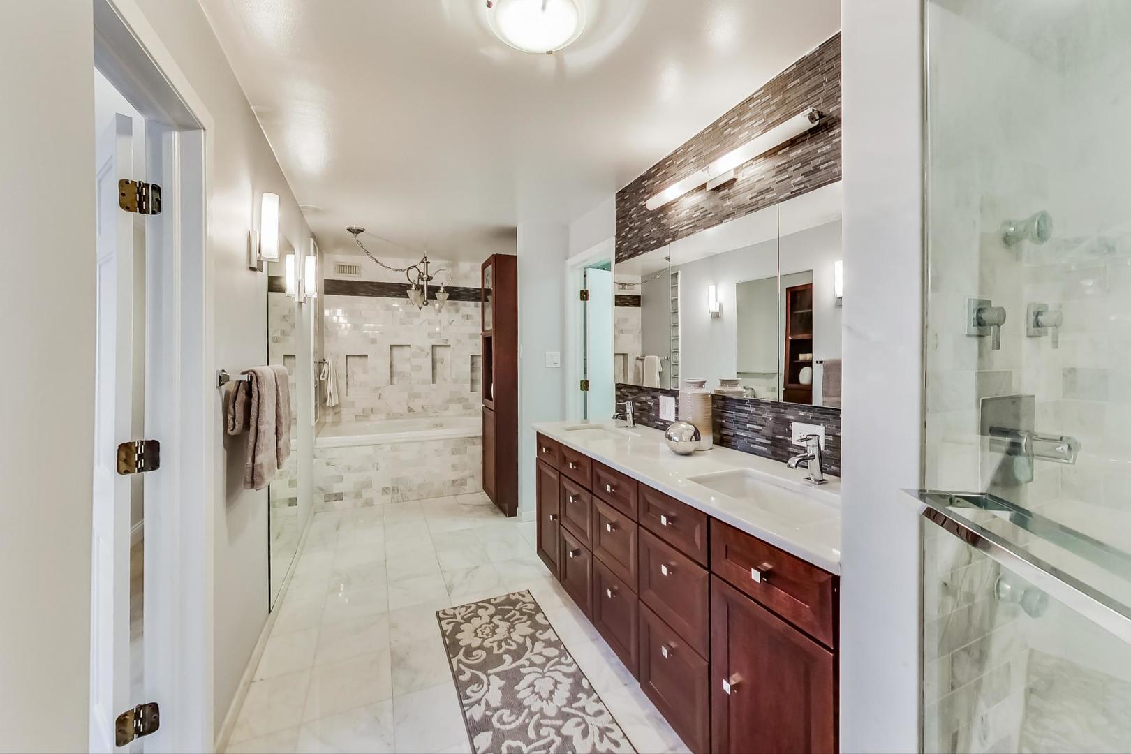 88 W Schiller Street Unit: 303