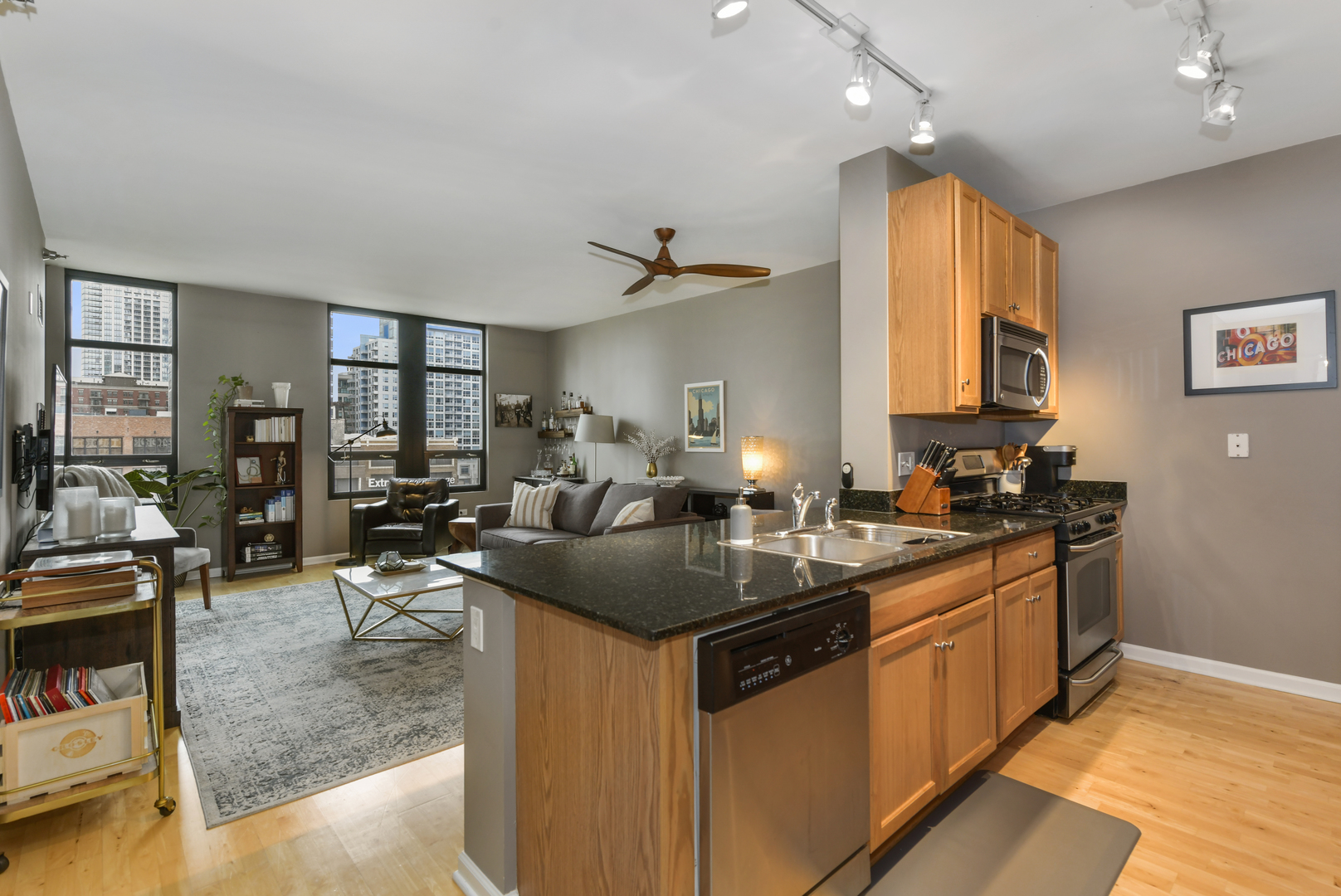 1255 S STATE Street Unit: 807