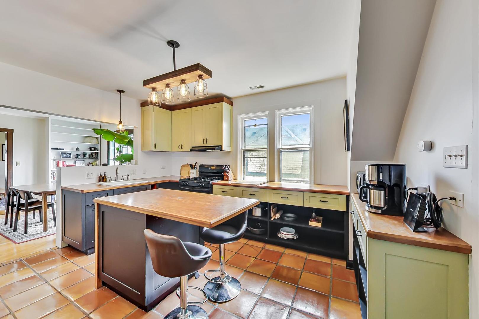 1328 Ashland Avenue Unit: 2