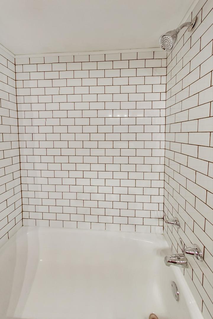 1728 W Farwell Avenue Unit: 202