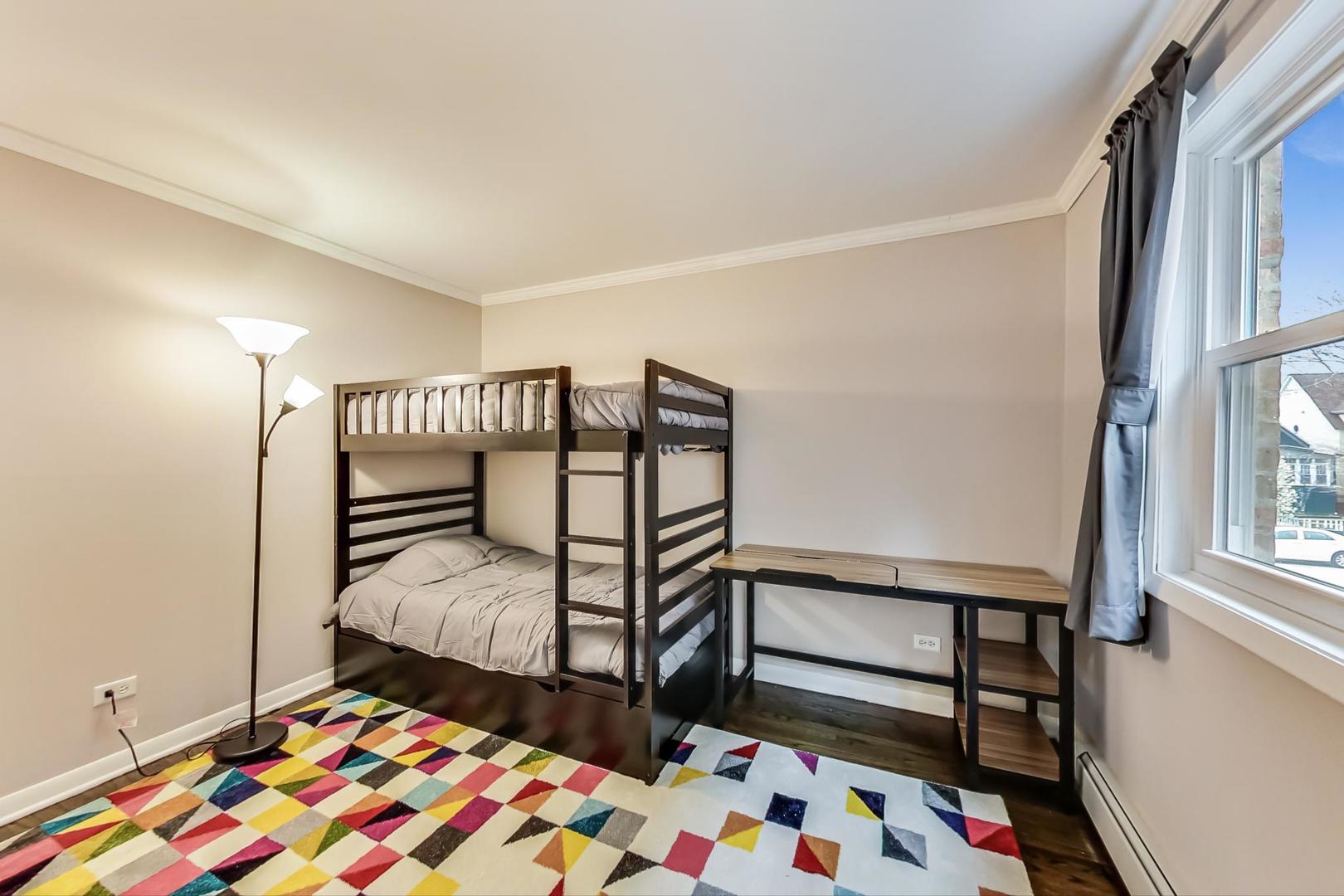 1728 W Farwell Avenue Unit: 202