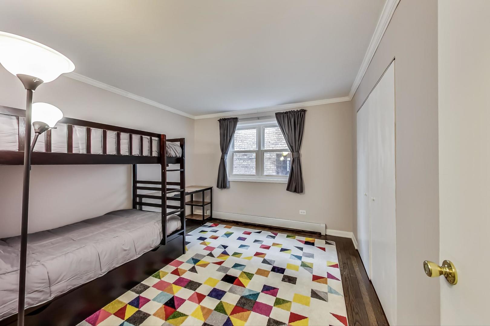 1728 W Farwell Avenue Unit: 202